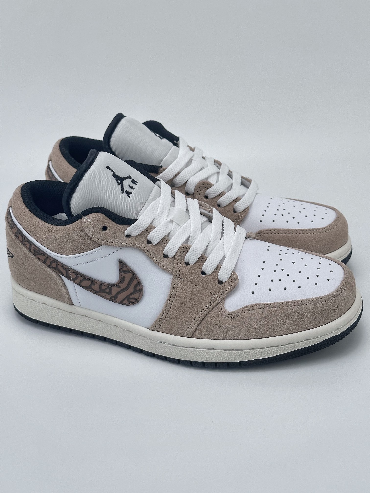 Air Jordan 1 Low ”Brown Elephant” DZ4130-201