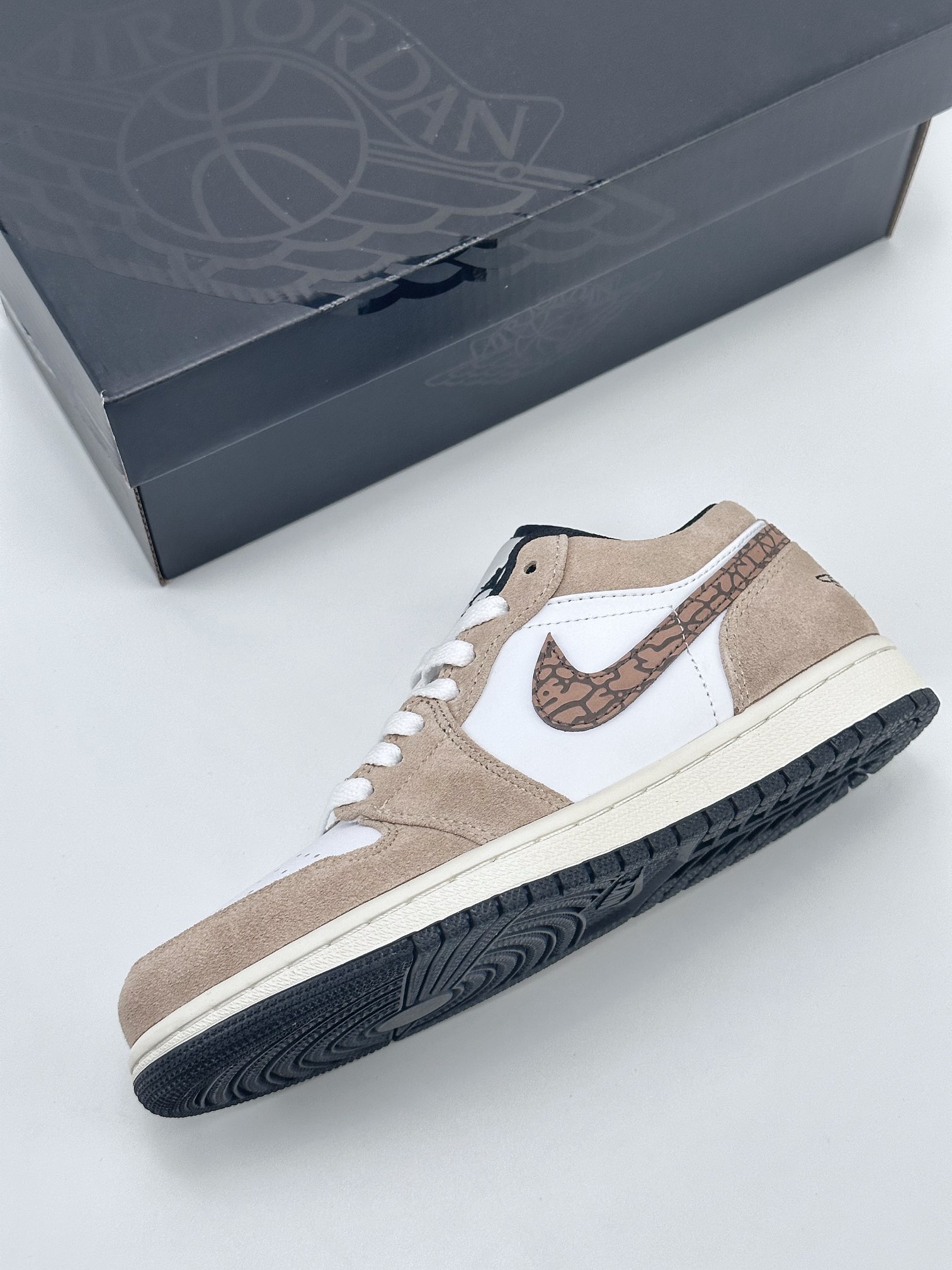 Air Jordan 1 Low ”Brown Elephant” DZ4130-201