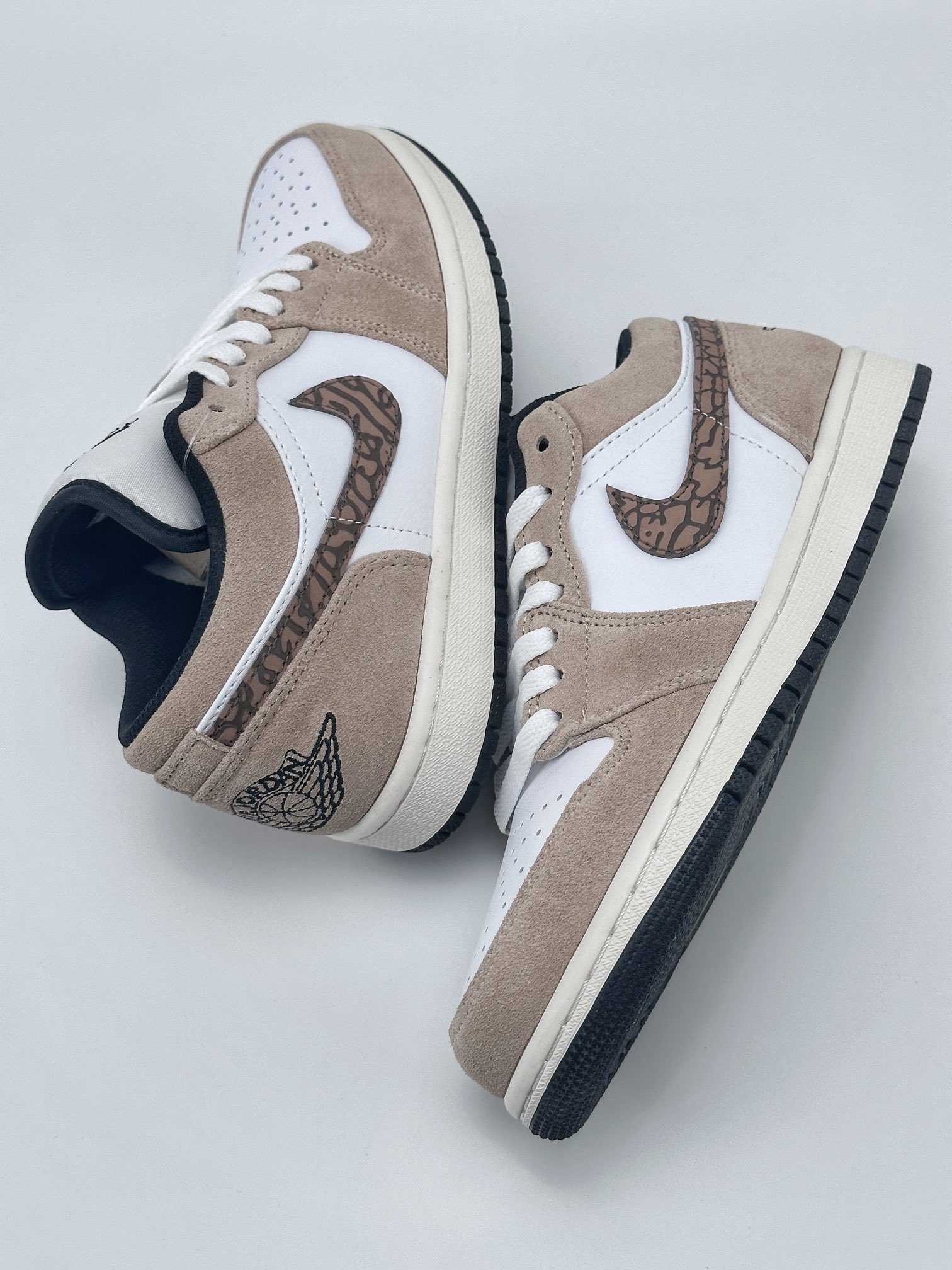 Air Jordan 1 Low ”Brown Elephant” DZ4130-201