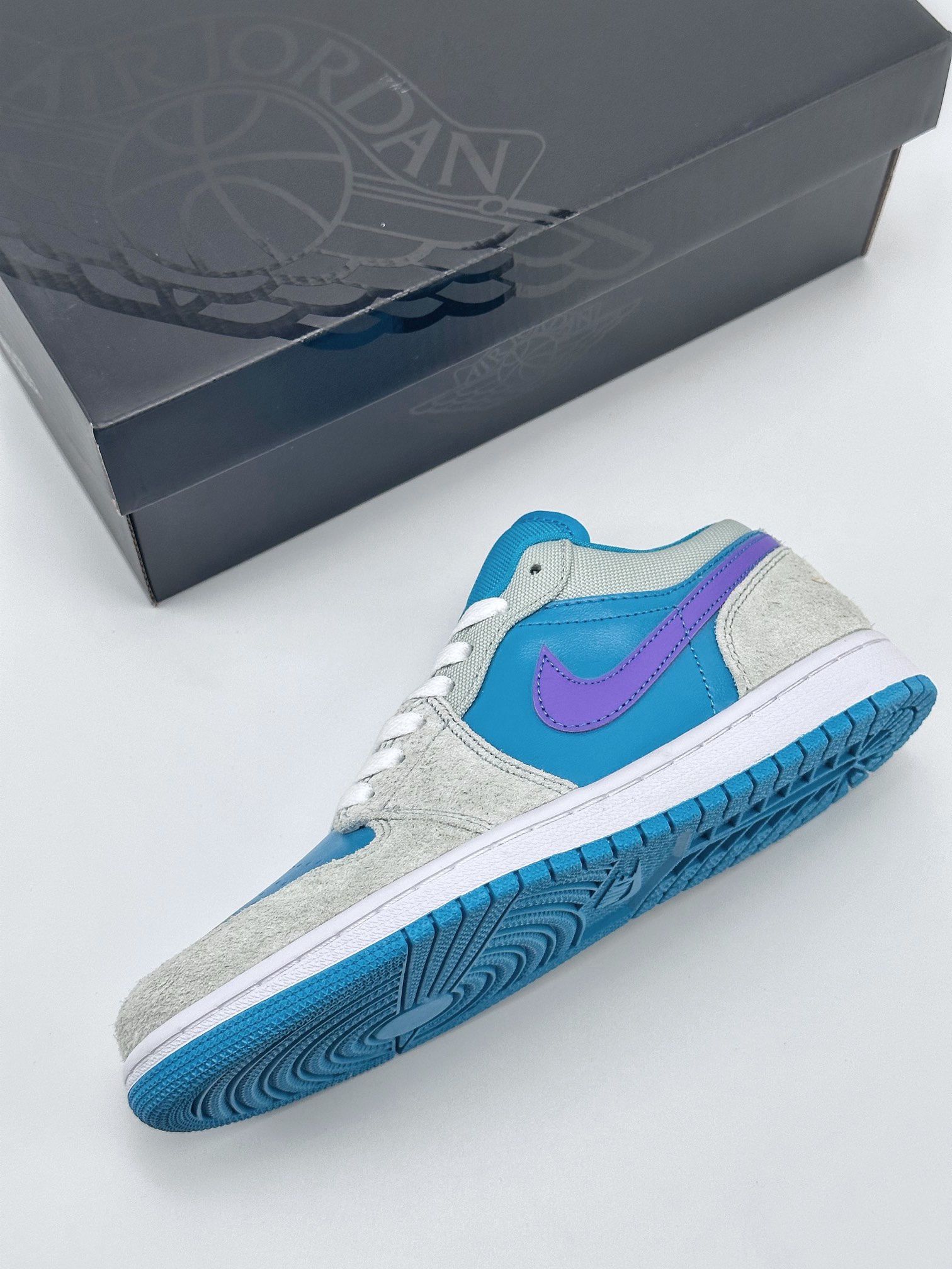 Air Jordan 1 Low ”Aquatone” Blue Grey DX4334-300