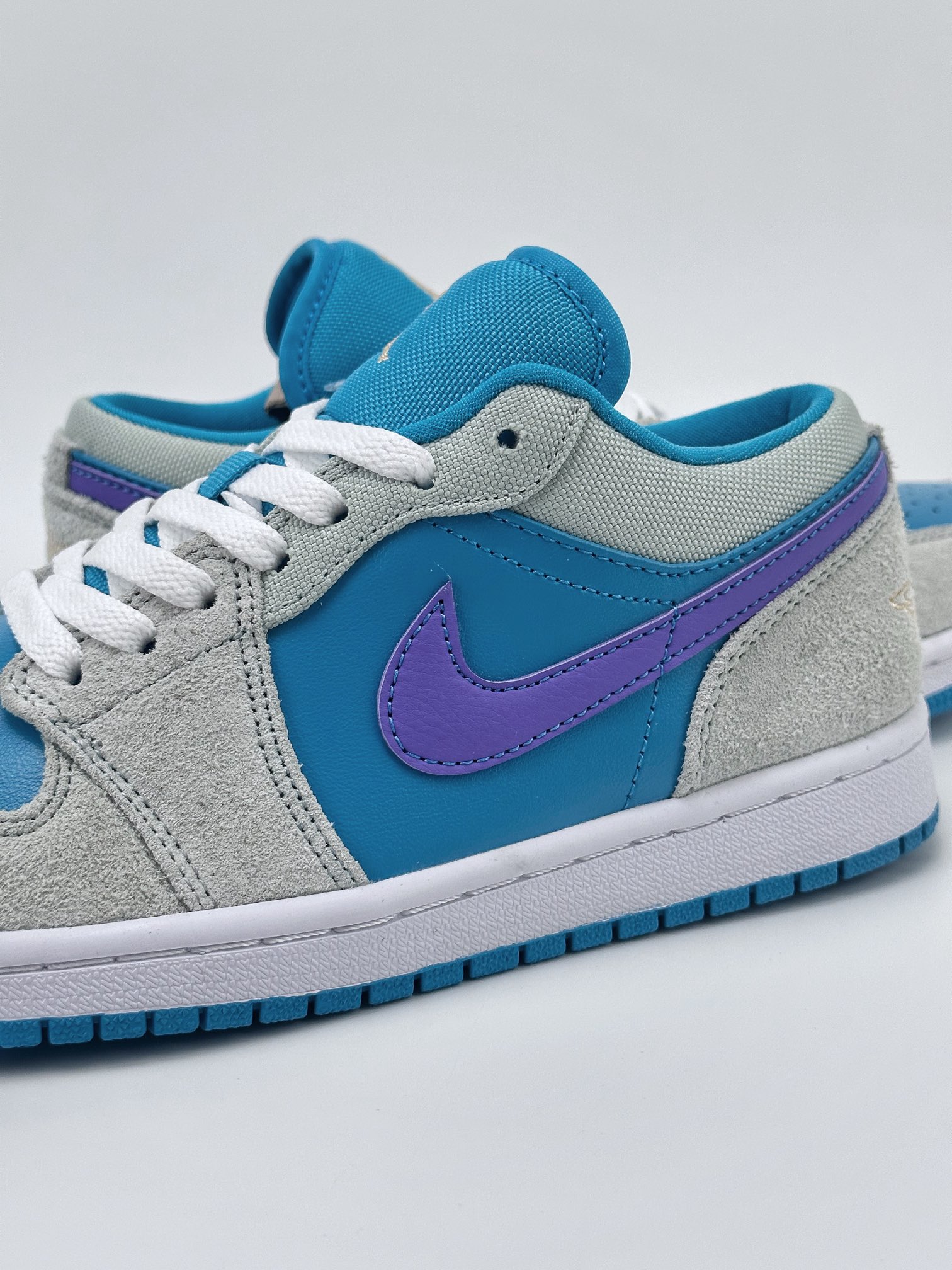 Air Jordan 1 Low ”Aquatone” Blue Grey DX4334-300