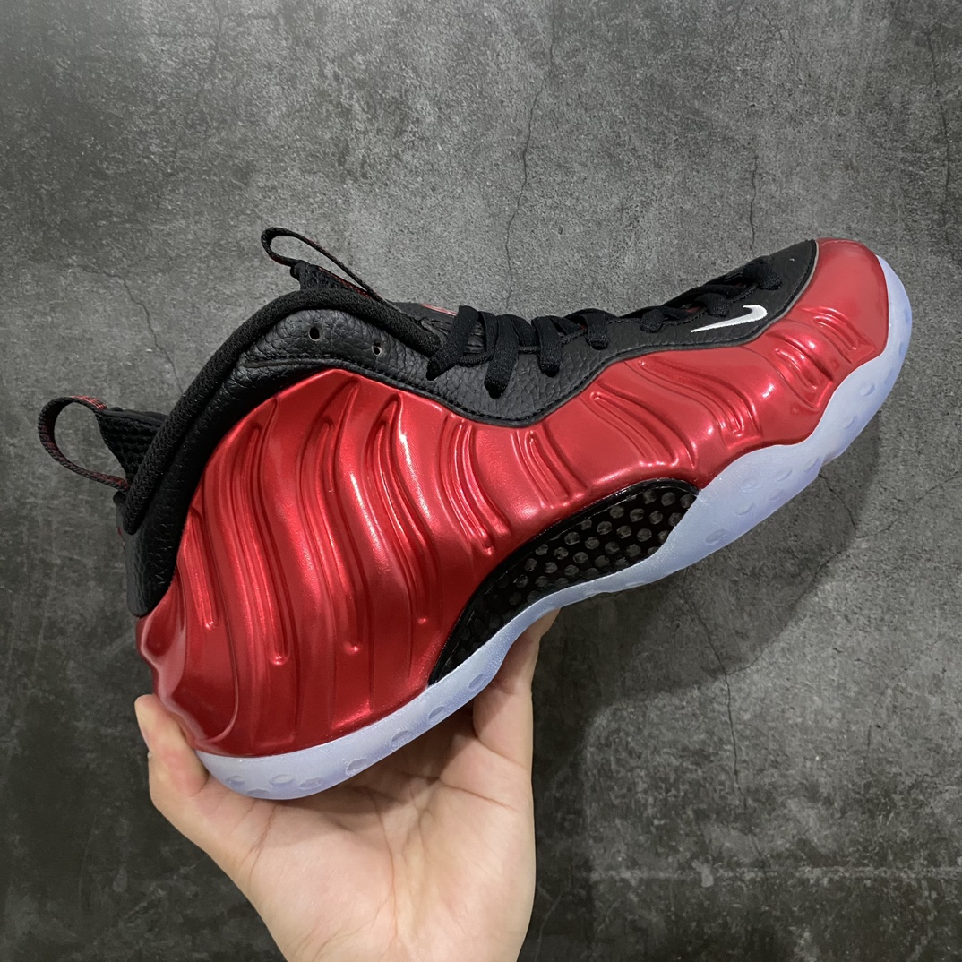 图片[2]-【莞产版本】Nike Air Foamposite One “Metallic Red”复刻新红喷红黑2.0 2023版 DZ2545-600nnn万江喷泡 公认市售最强品质n莞产原底面 公司渠道同模具 鞋型发泡360度无死角 双层Zoom气垫植入中底完美注胶 搭载原厂碳纤维材质nSIZE： 37.5 38 38.5 39 40 40.5 41 42 42.5 43 44 44.5 45 46-莆田鞋批发中心