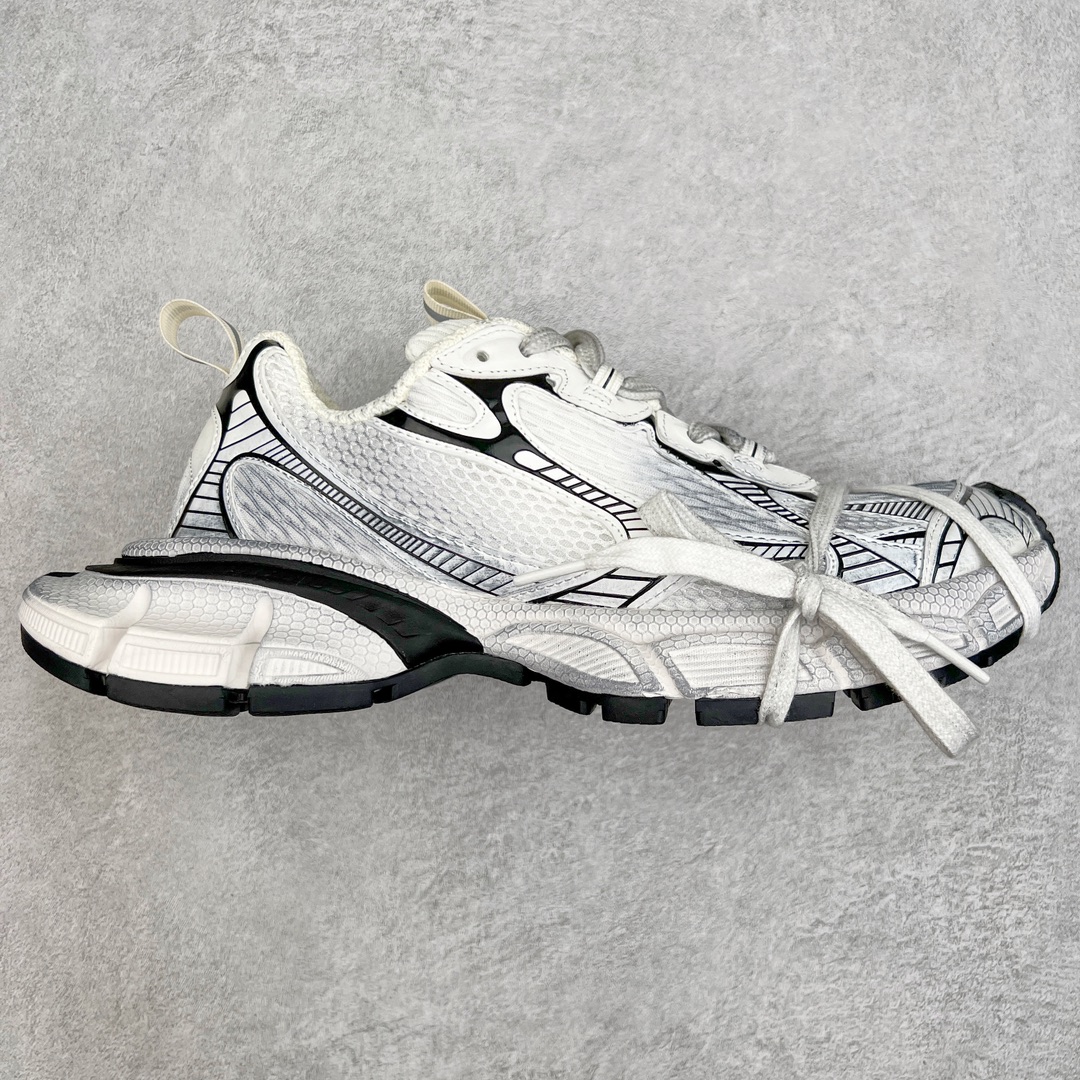 图片[6]-＃TG福利特价 BALENCIAGA 3XL Sneakers 巴黎世家十代网布系带低帮走秀复古老爹鞋 配套套现全码福利开炸 长期补货价格一步到位 市场中端王者 欢迎对比 实力大厂成熟流水线出品 品控完美 免检产品 新配色陆续开发 全套原纸板楦头开发 完美版型 鞋头边缘和后帮徽标 鞋面和后跟凸印尺码 鞋舌 3XL 橡胶品牌标识和反光细节 鞋帮拉袢和鞋舌拉祥 配反光细节 备用鞋带在鞋履前侧 可在穿着前取下 便于不同造型搭配 注意运费超重 偏大一码 尺码：35 36 37 38 39 40 41 42 43 44 45 46-选品中心