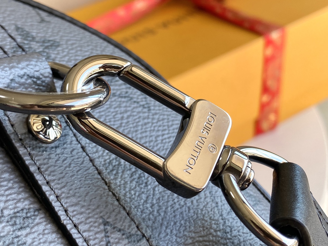 Louis Vuitton M45936: Premium Leather Handbag with Full Packaging Set 6 i1690516101 2468 5