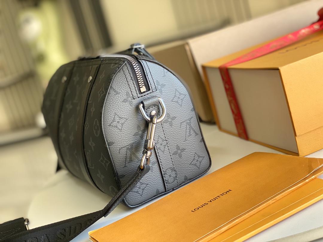 Louis Vuitton M45936: Premium Leather Handbag with Full Packaging Set 3 i1690516101 586 2