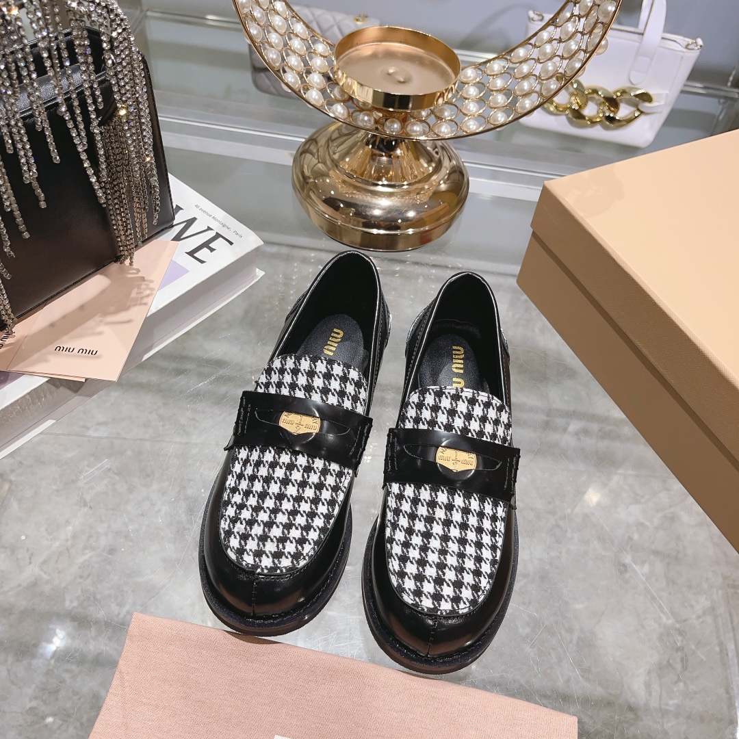 MiuMiu Chaussures Loafers