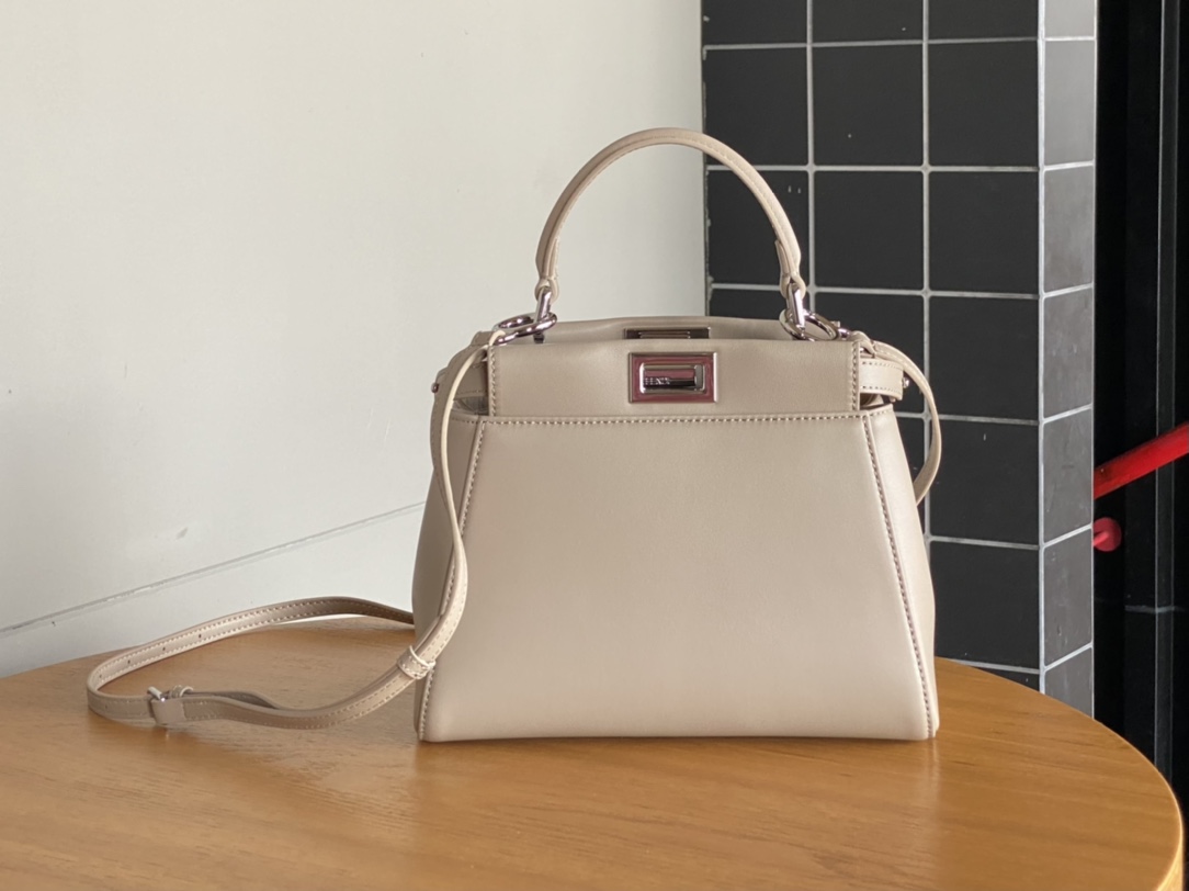 P750 Original Fendi Mini Peekaboo colección de bolsos, un clásico irremplazable, negro joven y versátil, bolso pequeño …