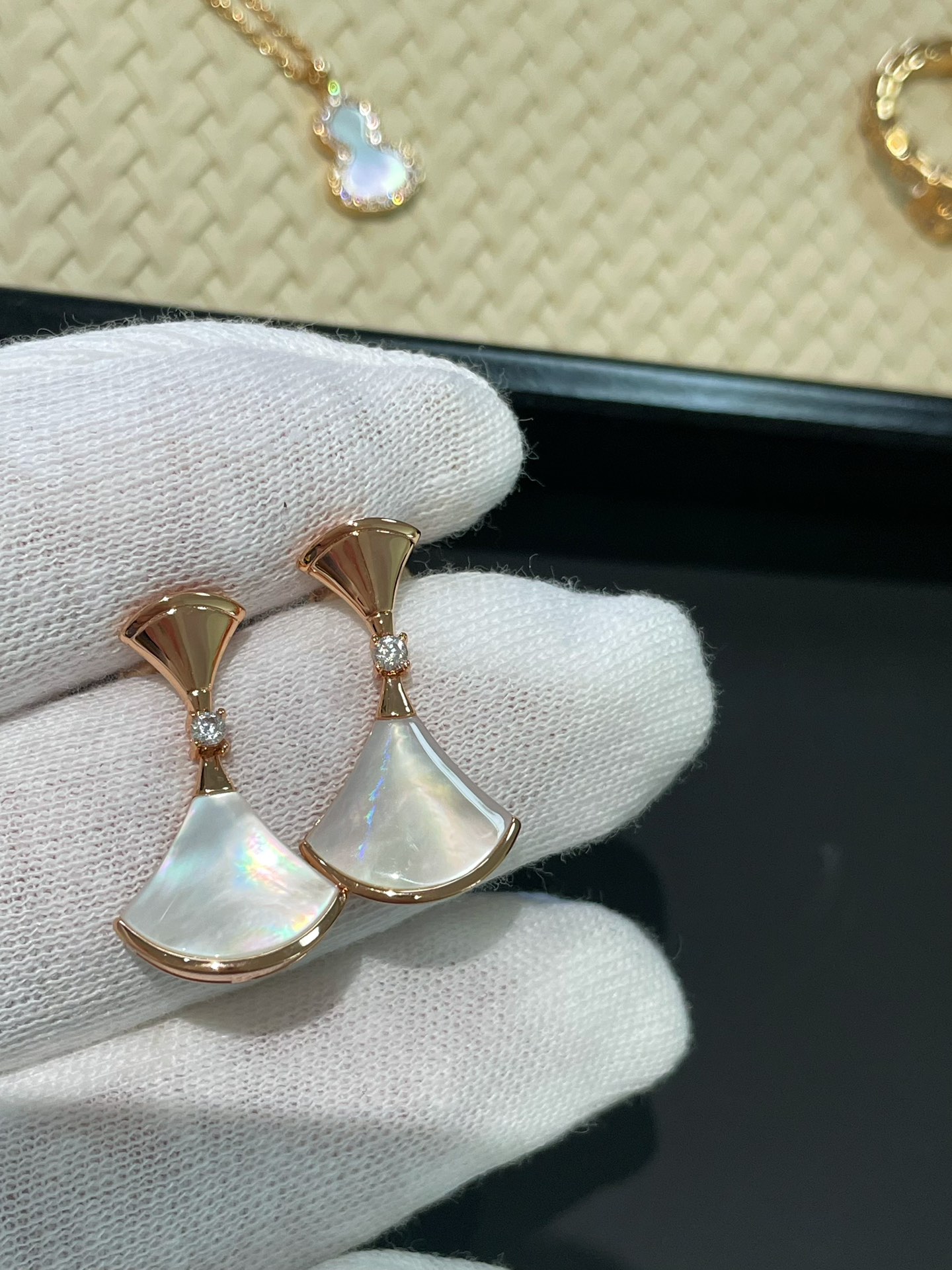 Bvlgari Replicas
 Jewelry Earring White