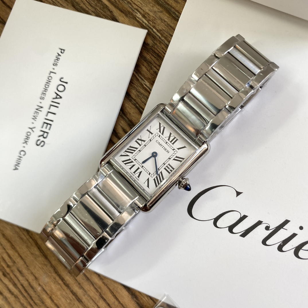Часы Cartier Tank Must