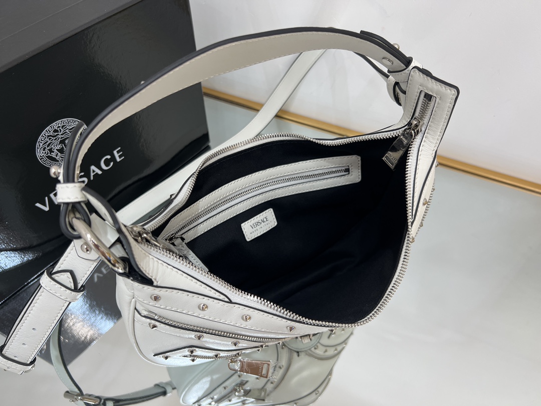 Versace Medusa Leather Shoulder Bag with Removable Straps and Gold Details - 图片 7