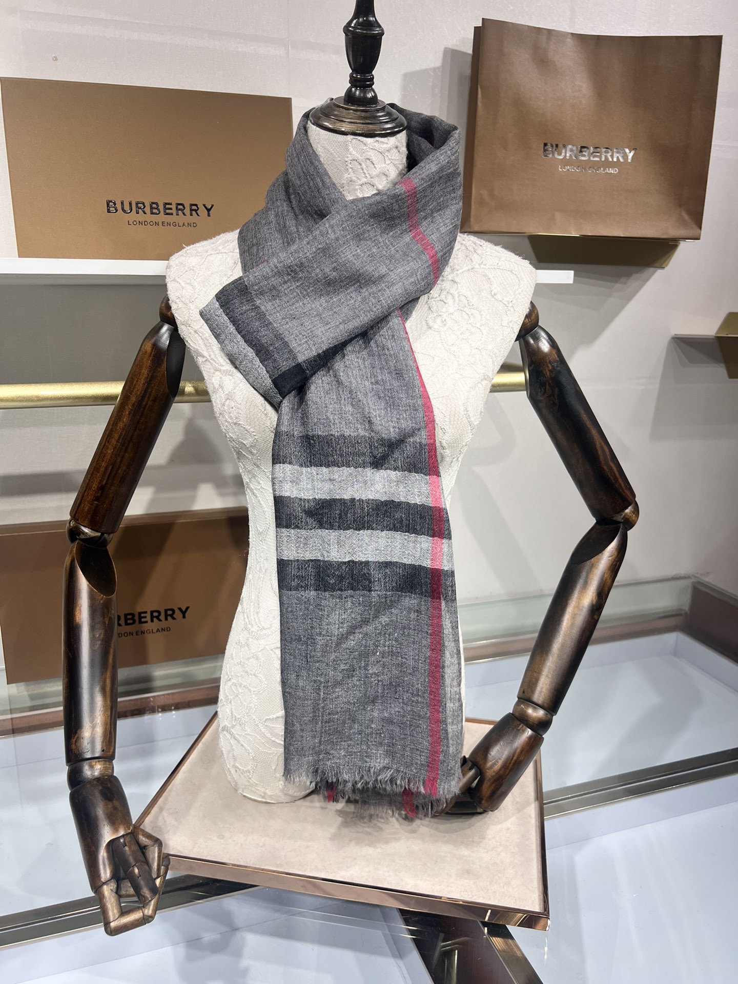 💟经典爆款补单到货！万众瞩目战马绣标官网经典版到货啦～软糯亲肤是我们的初衷～♦️最优质的年轻设计师推出的