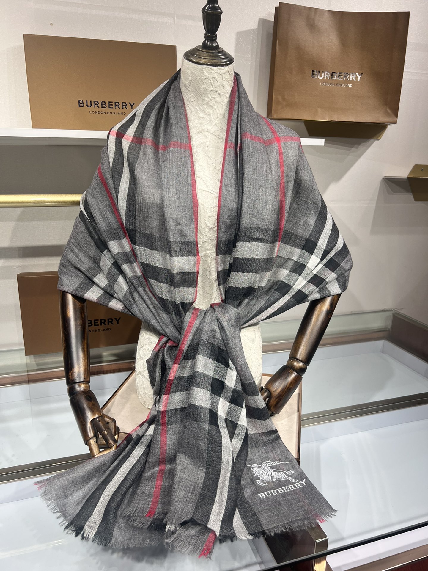 💟经典爆款补单到货！万众瞩目战马绣标官网经典版到货啦～软糯亲肤是我们的初衷～♦️最优质的年轻设计师推出的