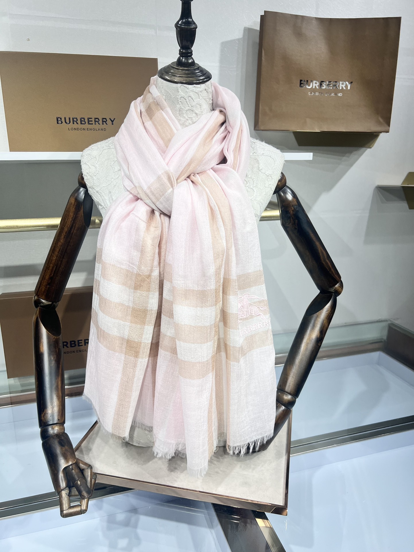 💟经典爆款补单到货！万众瞩目战马绣标官网经典版到货啦～软糯亲肤是我们的初衷～♦️最优质的年轻设计师推出的