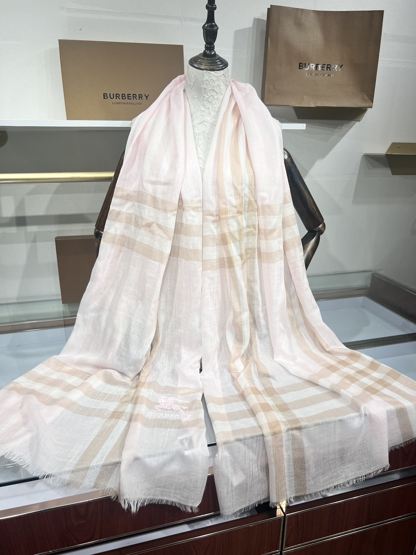 💟经典爆款补单到货！万众瞩目战马绣标官网经典版到货啦～软糯亲肤是我们的初衷～♦️最优质的年轻设计师推出的