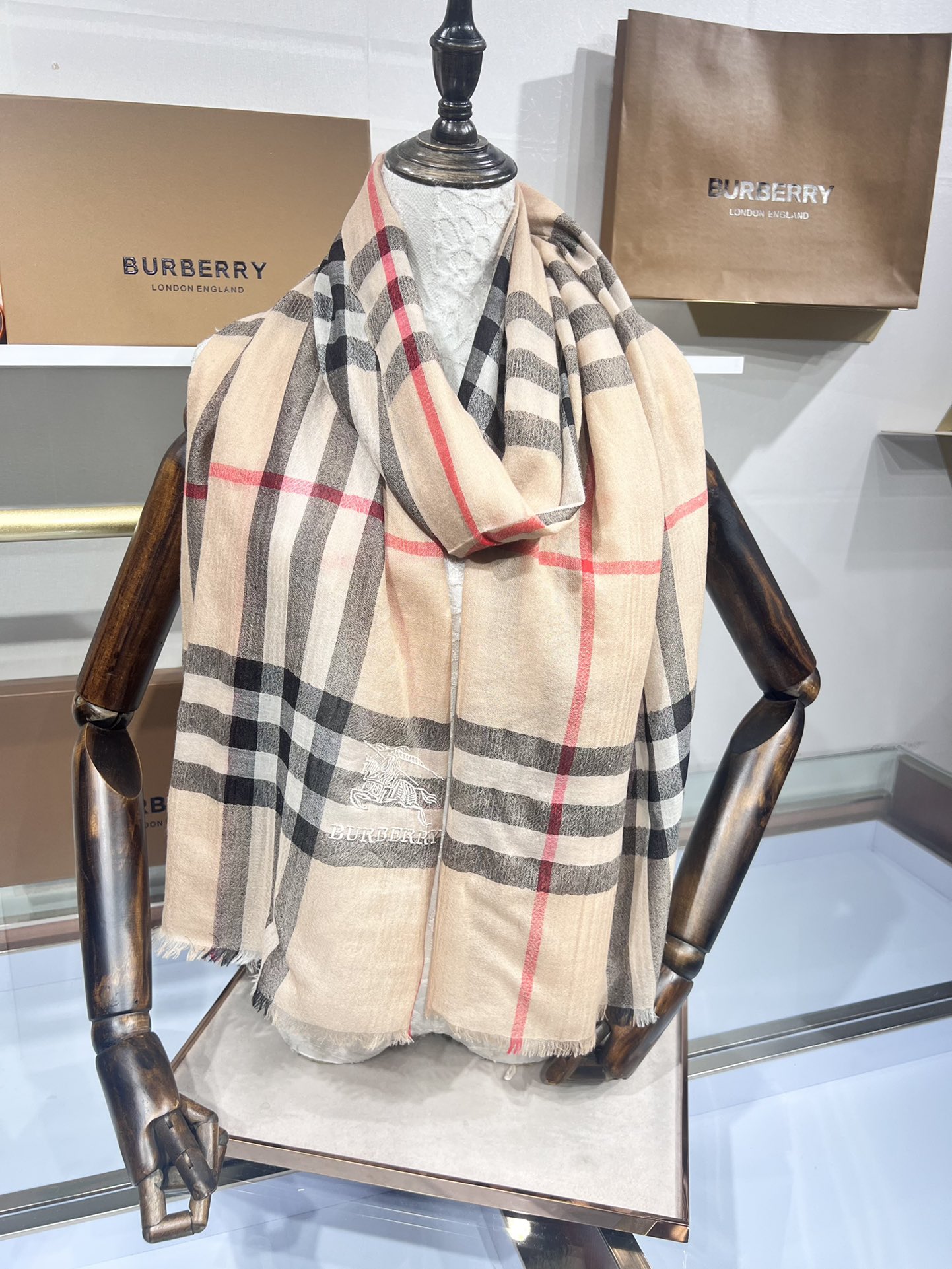 💟经典爆款补单到货！万众瞩目战马绣标官网经典版到货啦～软糯亲肤是我们的初衷～♦️最优质的年轻设计师推出的