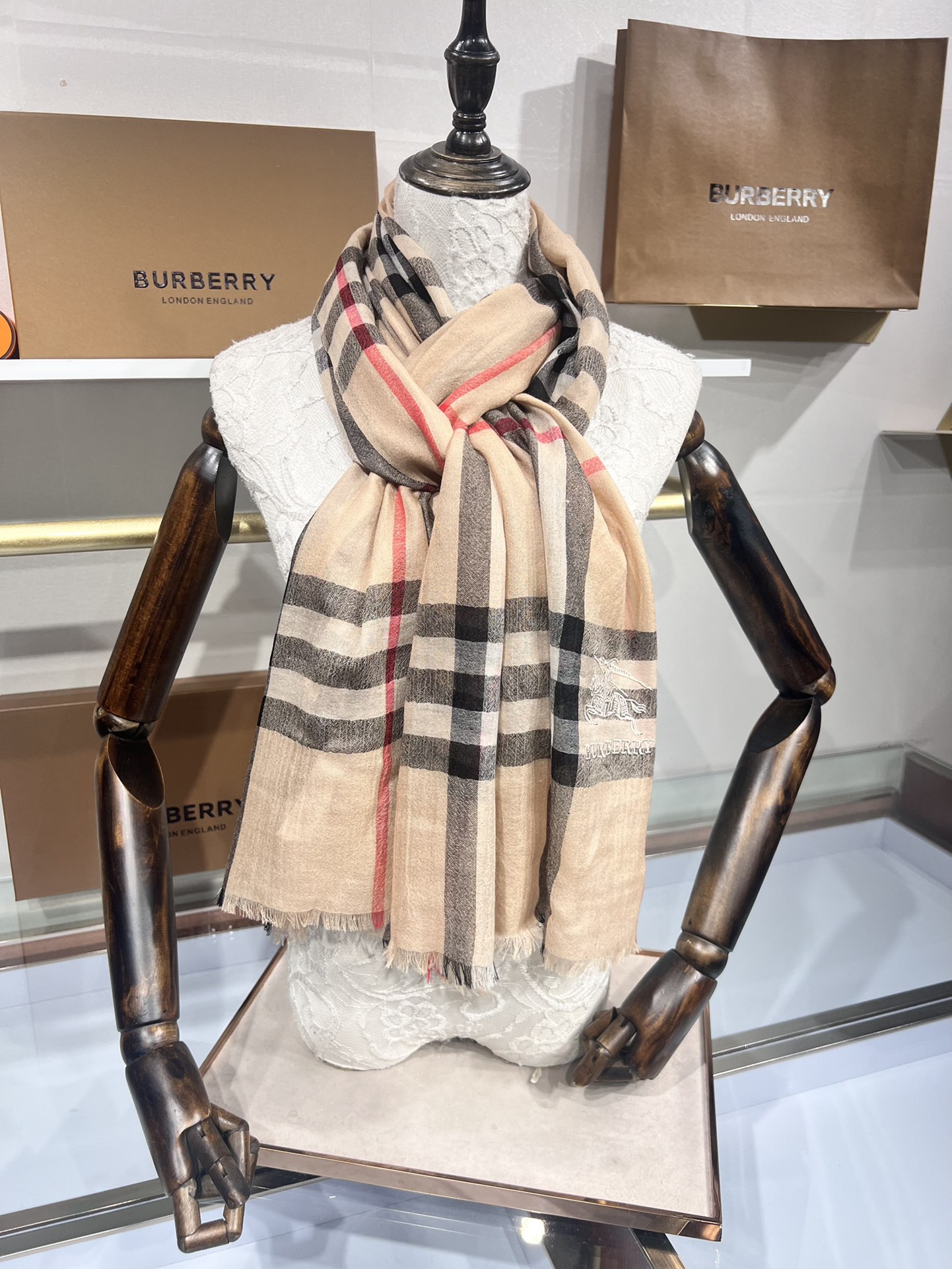 💟经典爆款补单到货！万众瞩目战马绣标官网经典版到货啦～软糯亲肤是我们的初衷～♦️最优质的年轻设计师推出的