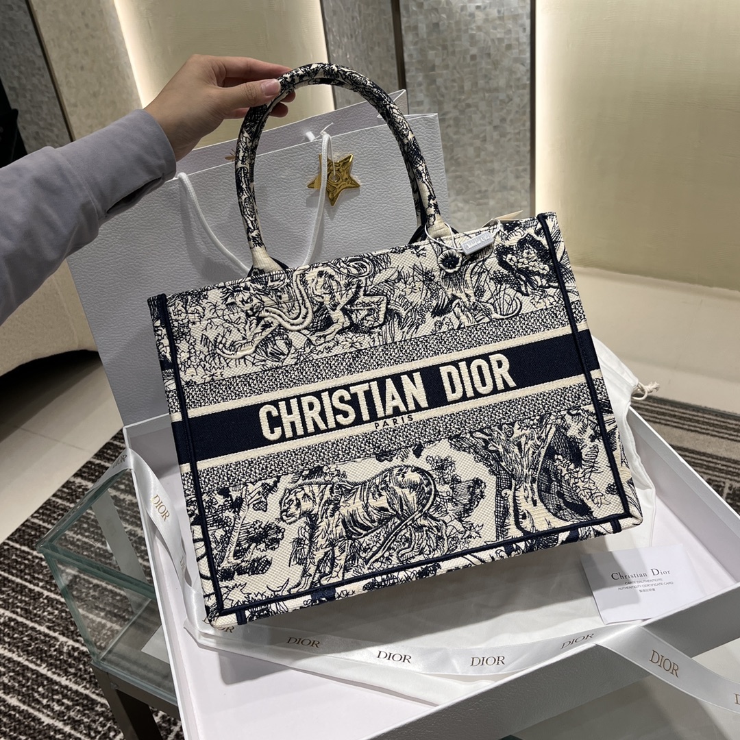 𝑪𝑫 𝘽𝙤𝙤𝙠 𝙩𝙤𝙩𝙚 Clásico bordado de tigre producido por Guangdi Blue Reverse Rui print🐅 bordado Artesanía en rel…