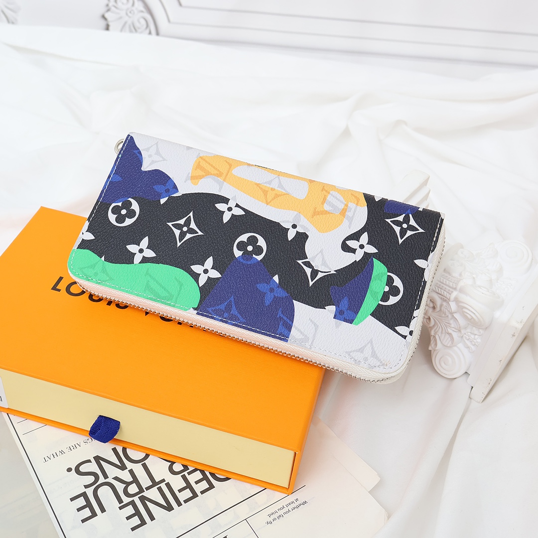 Detail of card slots in leather wallet