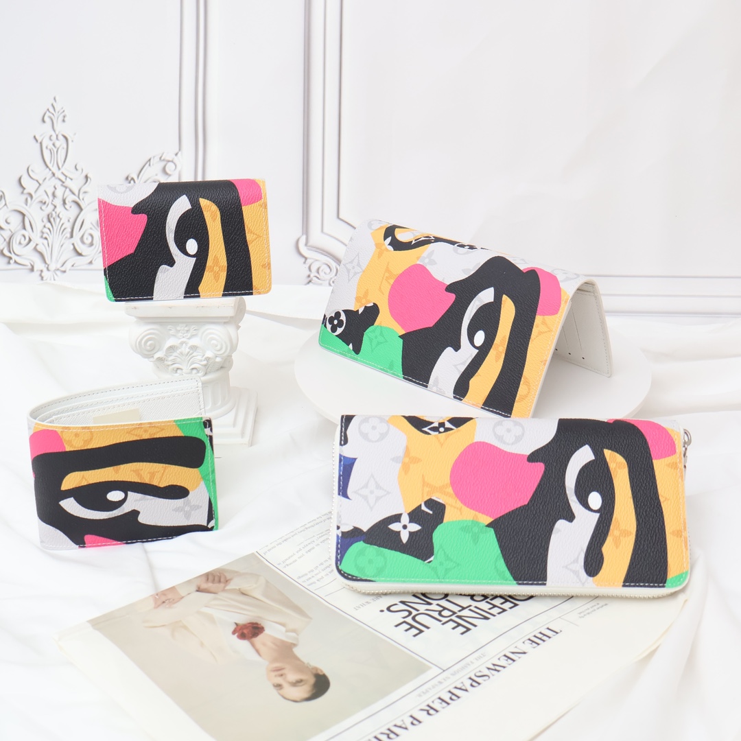 A picture of the wallet being used.