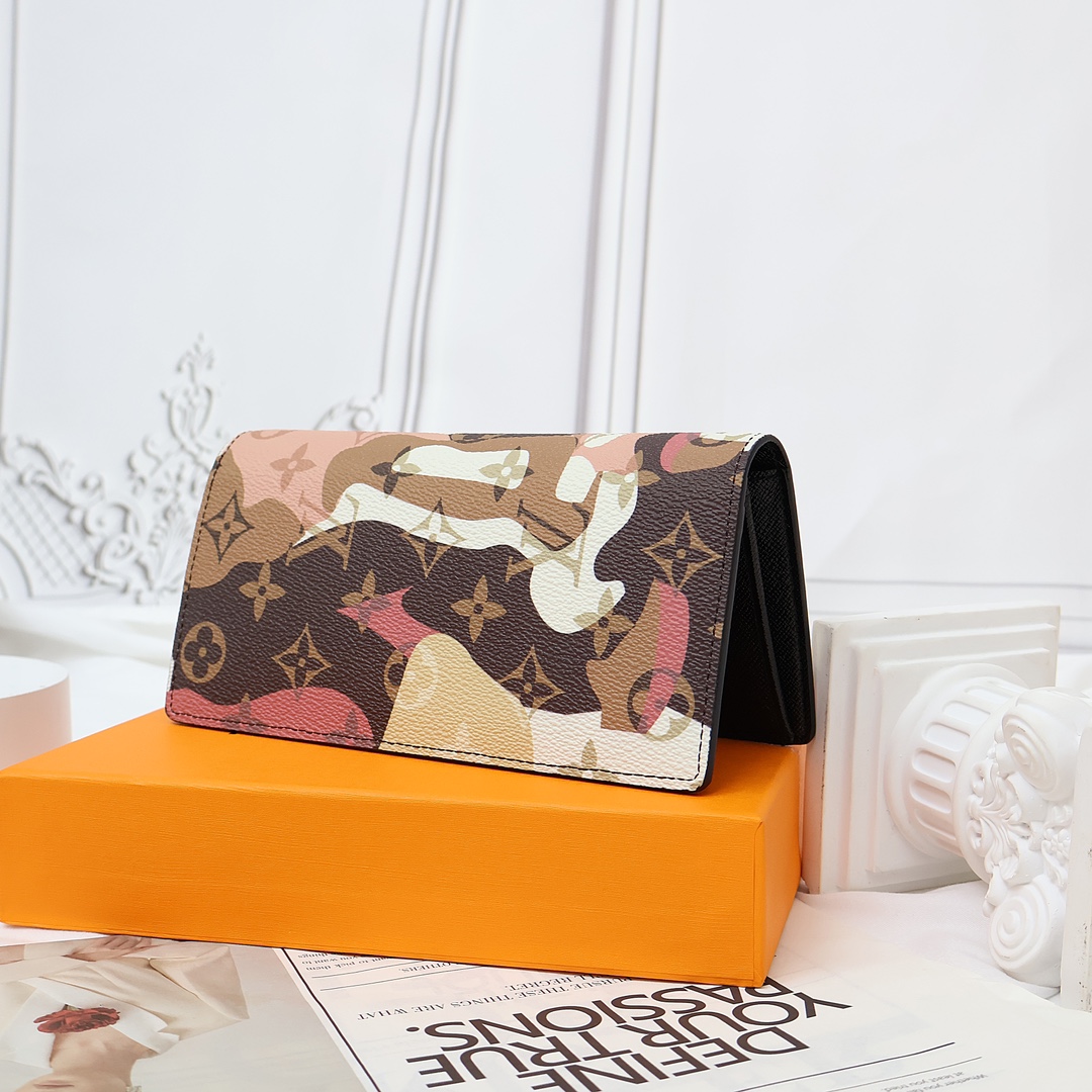 Open view of the leather bifold wallet with cards and cash