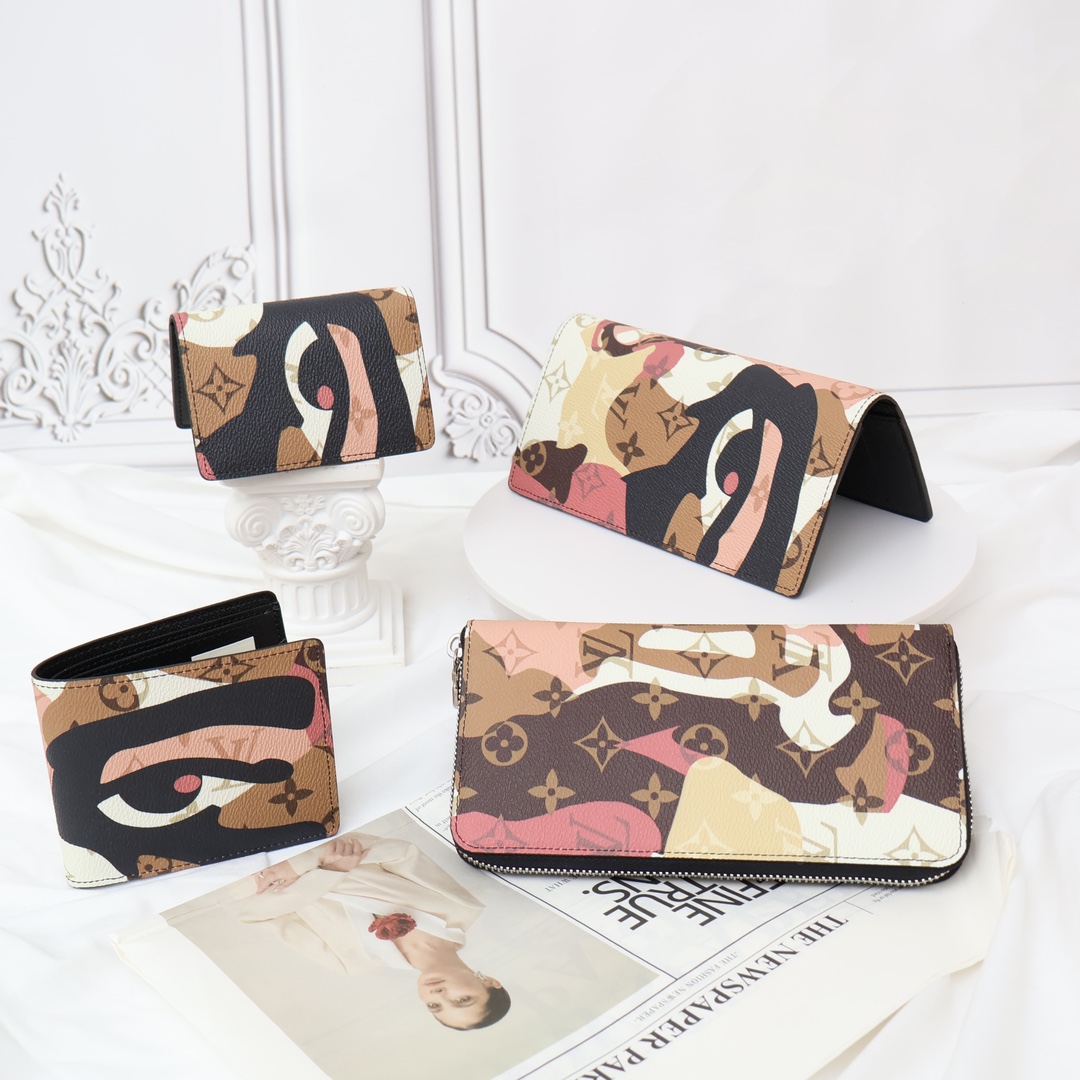 Luxury leather card holder - front view