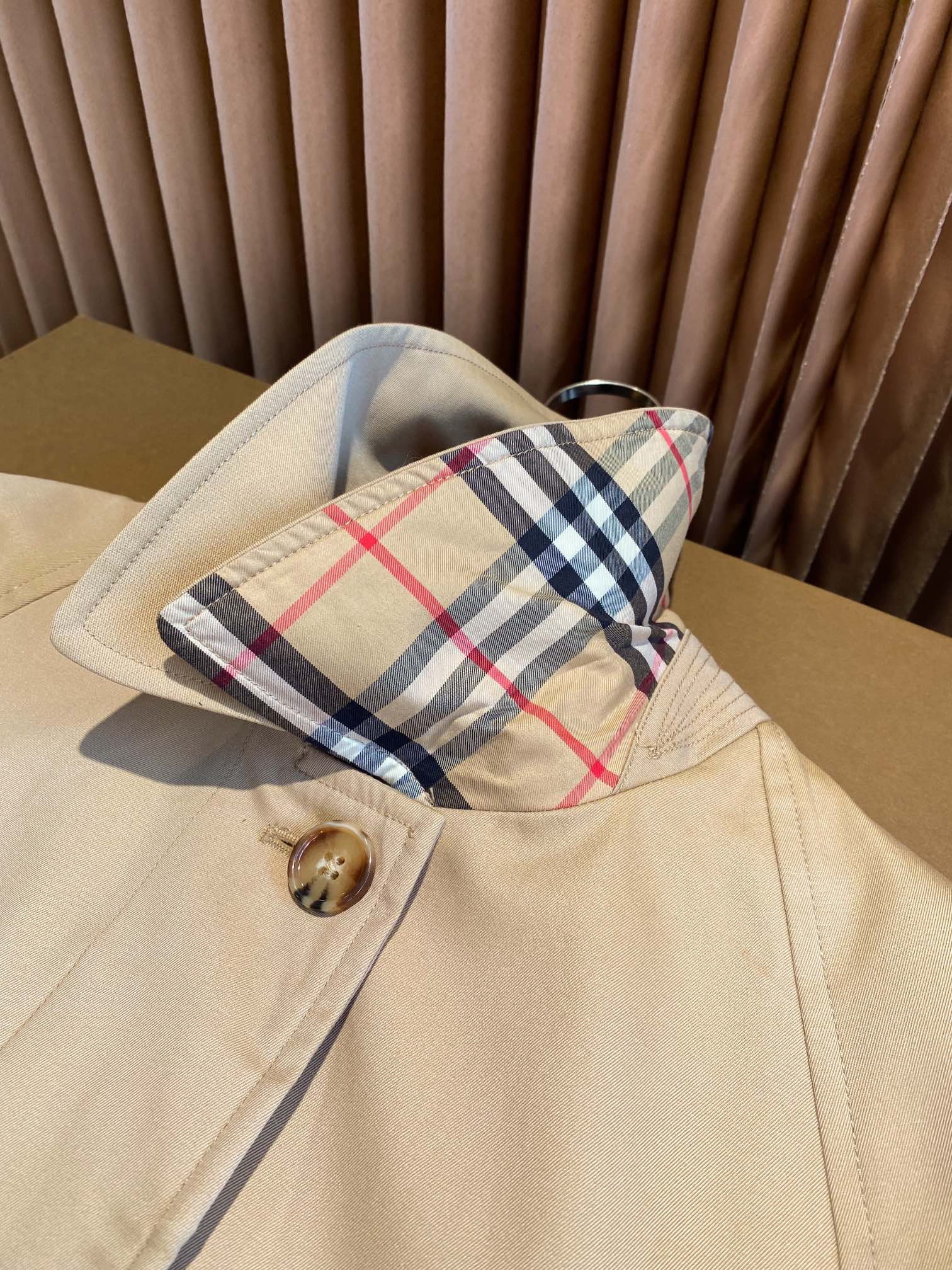 Burberry Women's Lightweight Windproof Trench Coat - Stylish & Versatile 7 i1690620512 8553 5