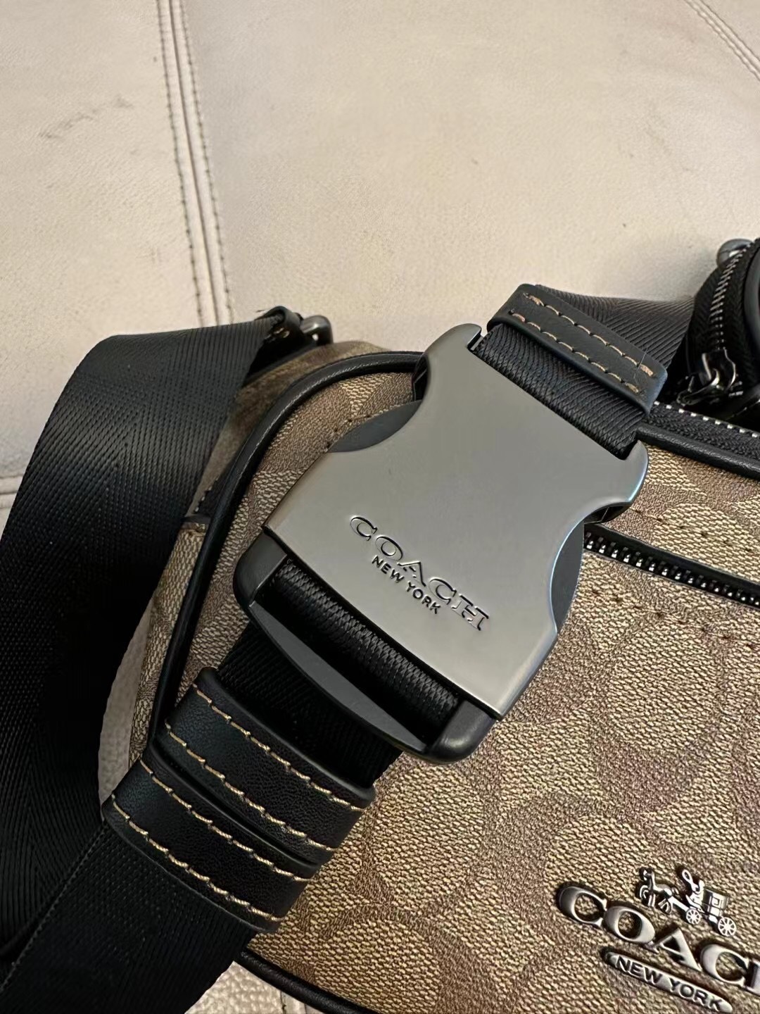 Coach COACH/蔻驰 CJ506黑花 CJ507纯黑 奥莱男士 标志ELIAS多功能胸包 腰包