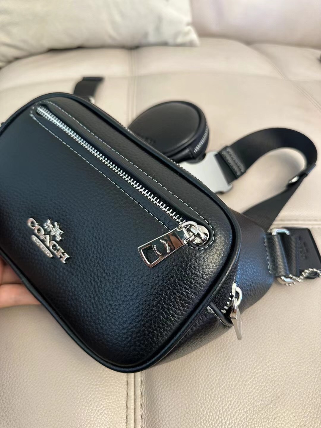 Coach COACH/蔻驰 CJ506黑花 CJ507纯黑 奥莱男士 标志ELIAS多功能胸包 腰包