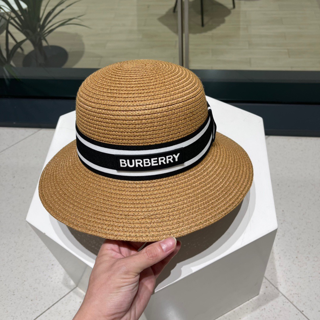 【burberry巴宝莉】新款小香度假风大沿盆帽草帽，旅行必备，超好搭配，赶紧入手！