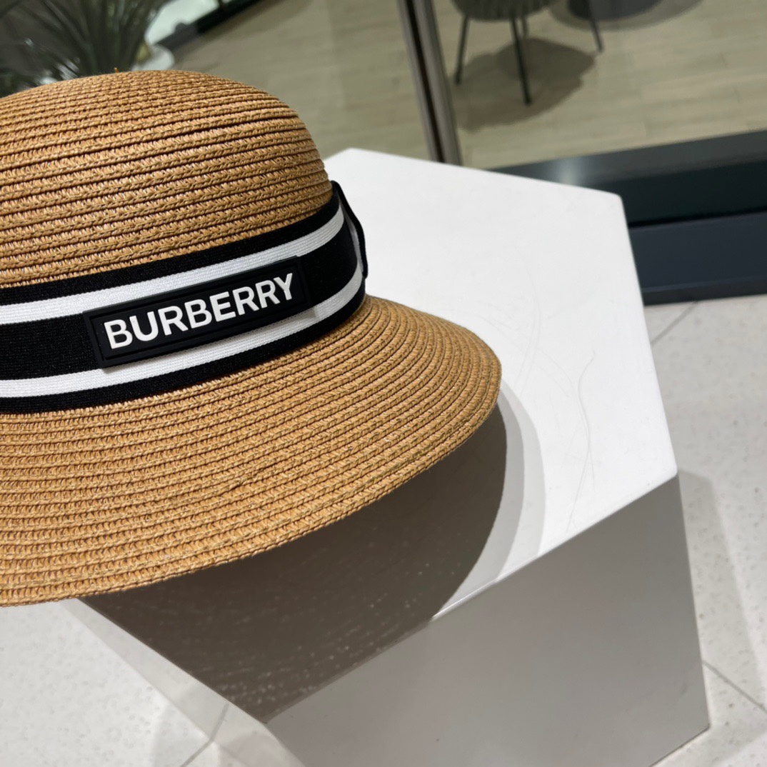 【burberry巴宝莉】新款小香度假风大沿盆帽草帽，旅行必备，超好搭配，赶紧入手！