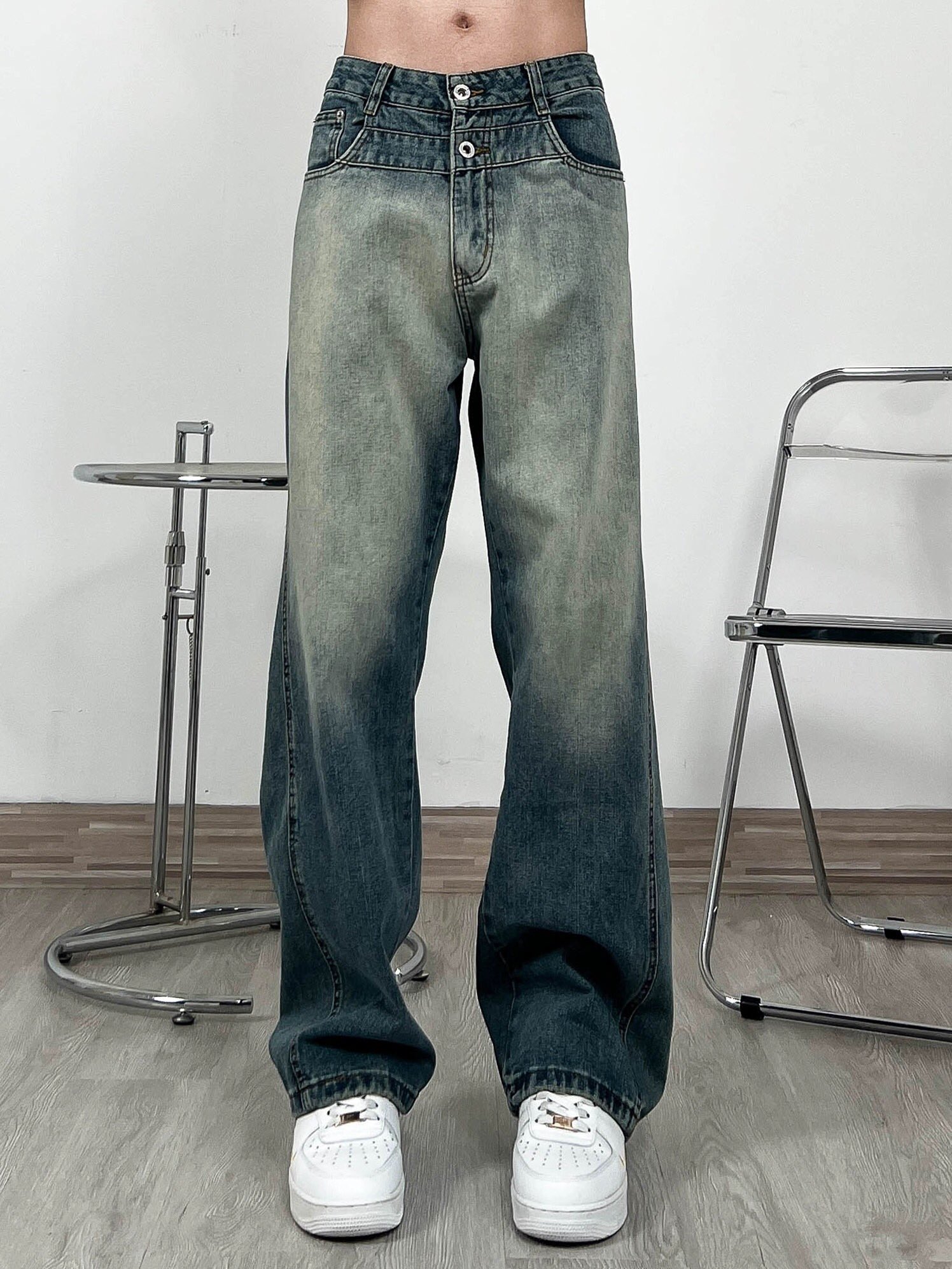 Fashionable High-Tech Water-Resistant Jeans for All Body Types