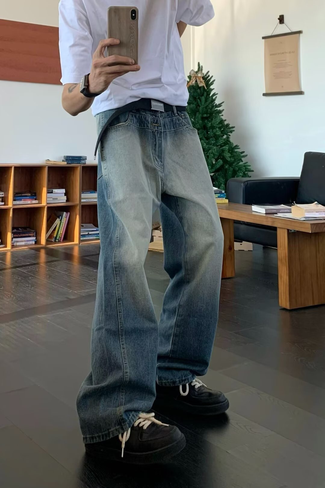 Fashionable High-Tech Water-Resistant Jeans for All Body Types - 图片 5