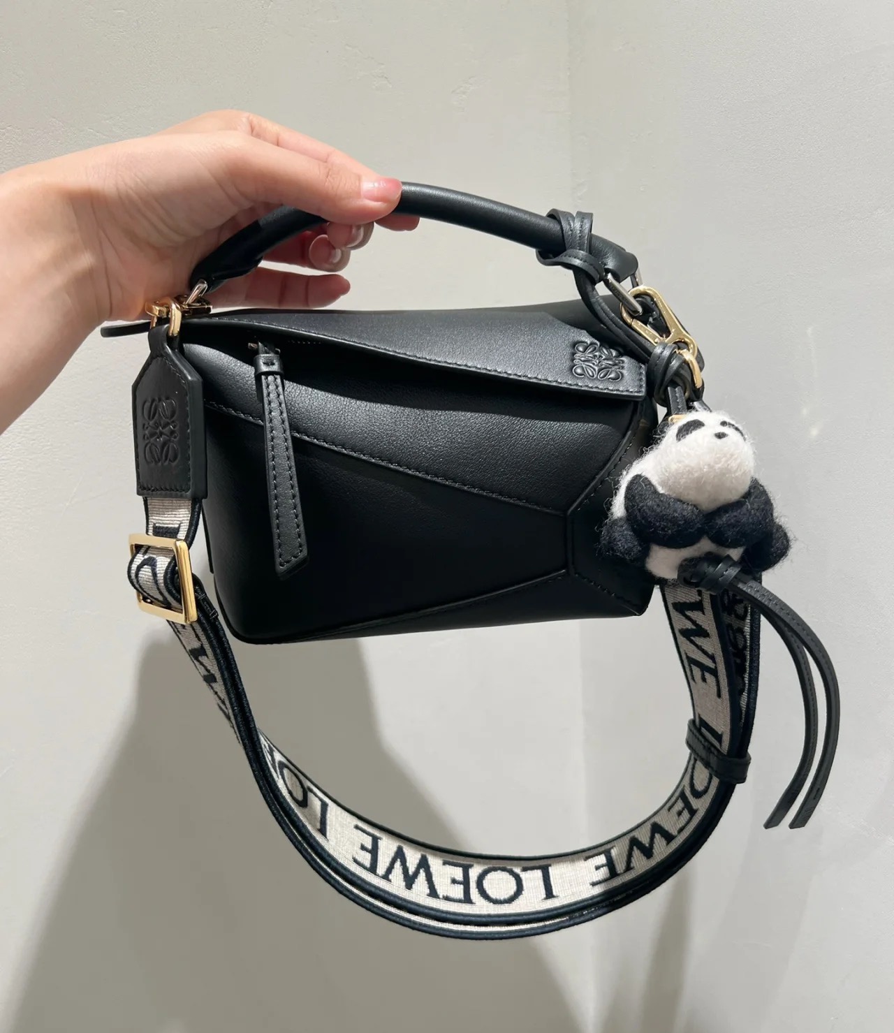 NO:342429,Luojia new version of black mini uzzle classic and versatile, durable and commuting, new Puzzle Edge (mini), loewe19860909罗家新版黑色mini uzzle 经典百搭 耐看又通勤,新款Puzzle Edge（迷你）,loewe,Bag