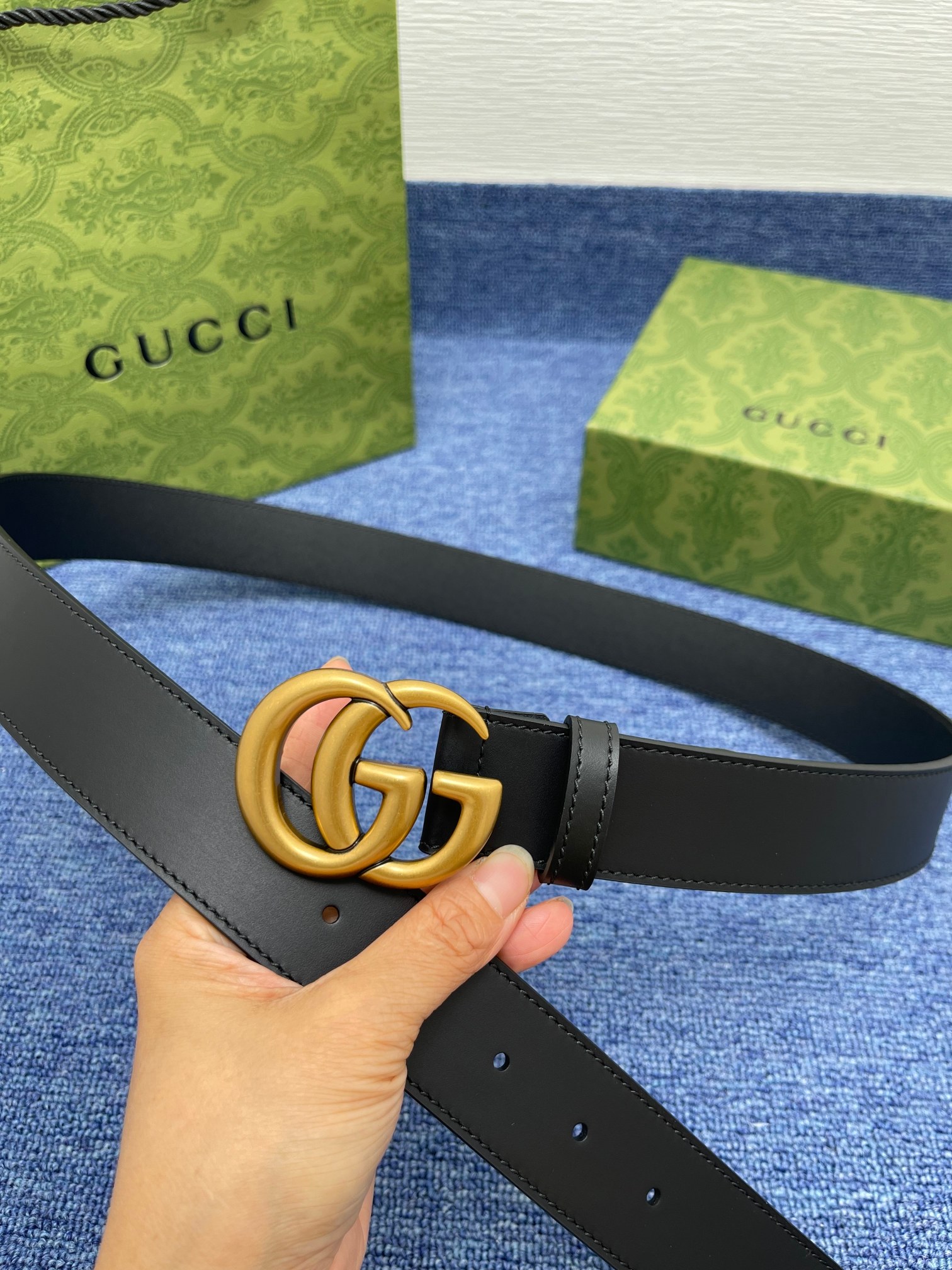 品牌古驰Gucci原版皮描述采用高级GucciSignature真皮精制而成触感厚实饰以双G商标带扣腰带