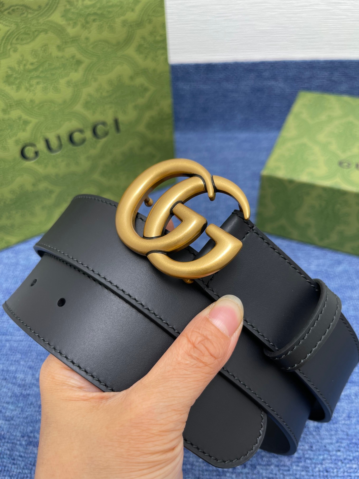 品牌古驰Gucci原版皮描述采用高级GucciSignature真皮精制而成触感厚实饰以双G商标带扣腰带