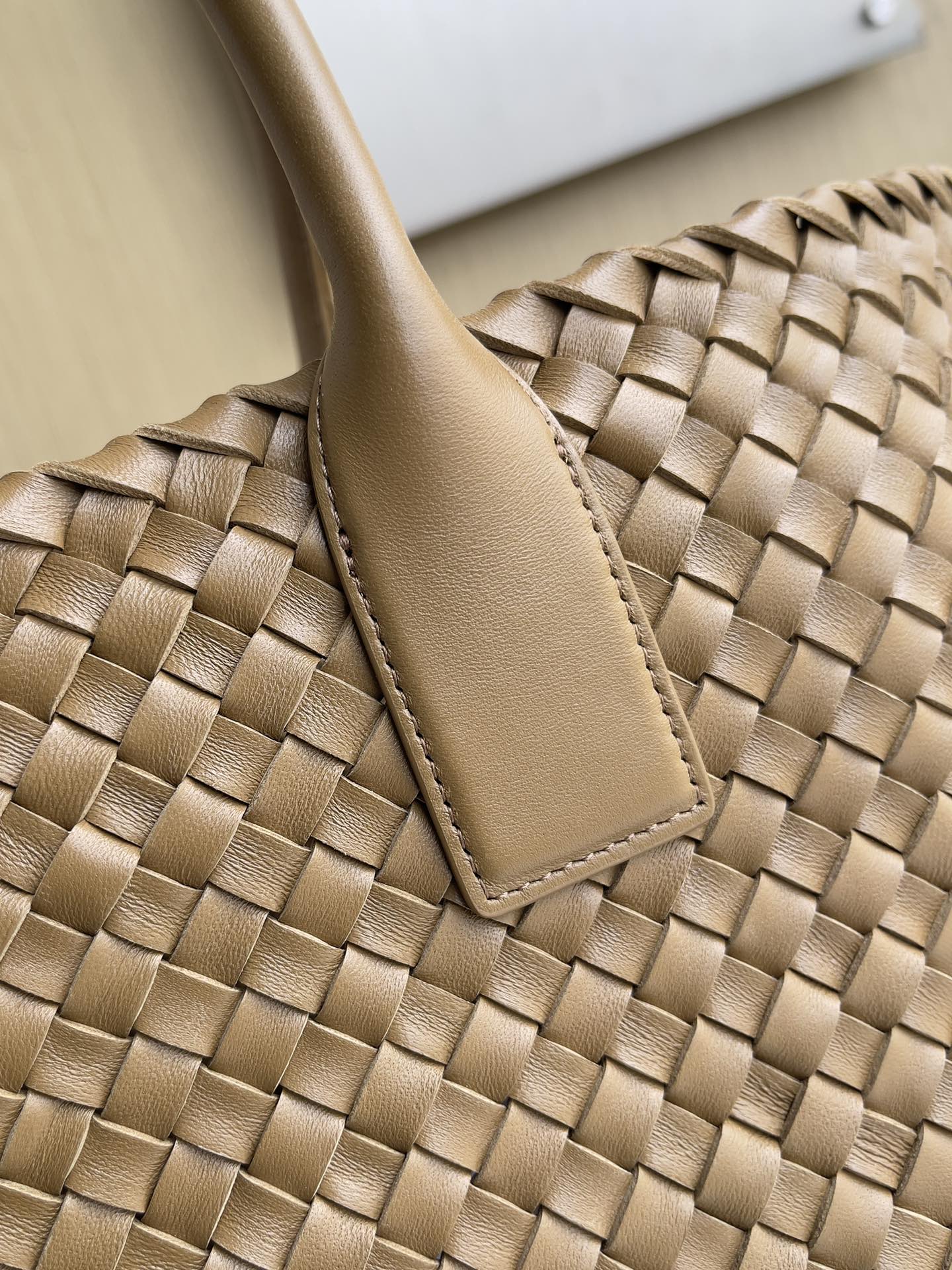 Bottega Veneta Hand-woven lambskin inside and out