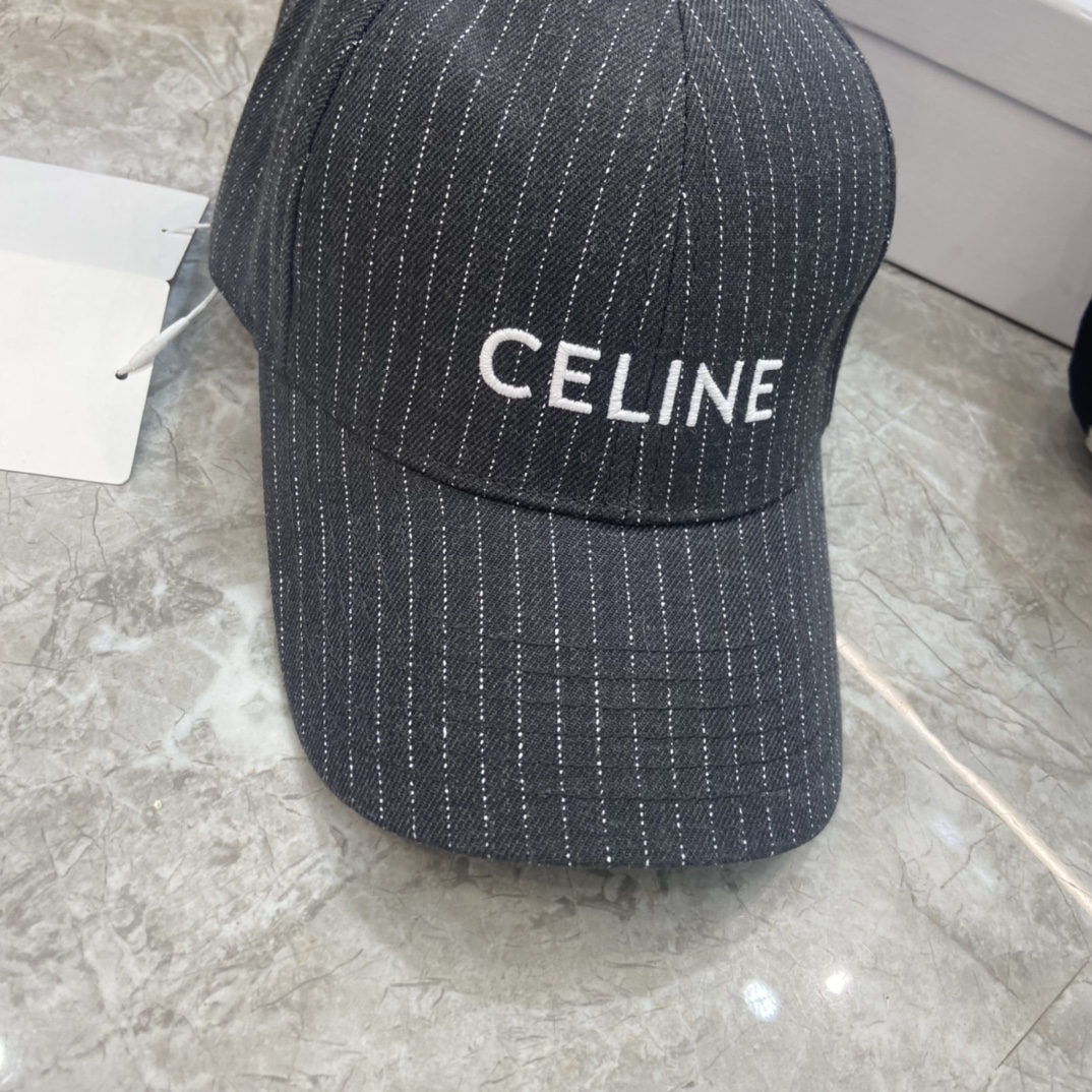NO:190175,Celin* new wool pinstripes baseball cap baseball cap The best use is that it is best at embellishing uncharacteristic outfits. It is a real weapon to go out without washing your hair. It is also completely suitable for pure bare face. It is completely suitable for airports, early morning, or any time you are in a hurry to go out~ Hat Fisherman's hat Baseball cap Knitted hat, hat, celine, espadrilles, hats19860909Celin*新款羊毛 细条纹 棒球帽 棒球帽 最好用的地方,就是它最擅长点缀没特色的装扮,真真正正可以不洗头就出门的利器,纯素颜也完全适用.完全的适用于机场、早起、或者任何着急需要出门的时刻~ 帽子渔夫帽棒球帽针织帽,帽子,celine,espadrilles,hats,hat