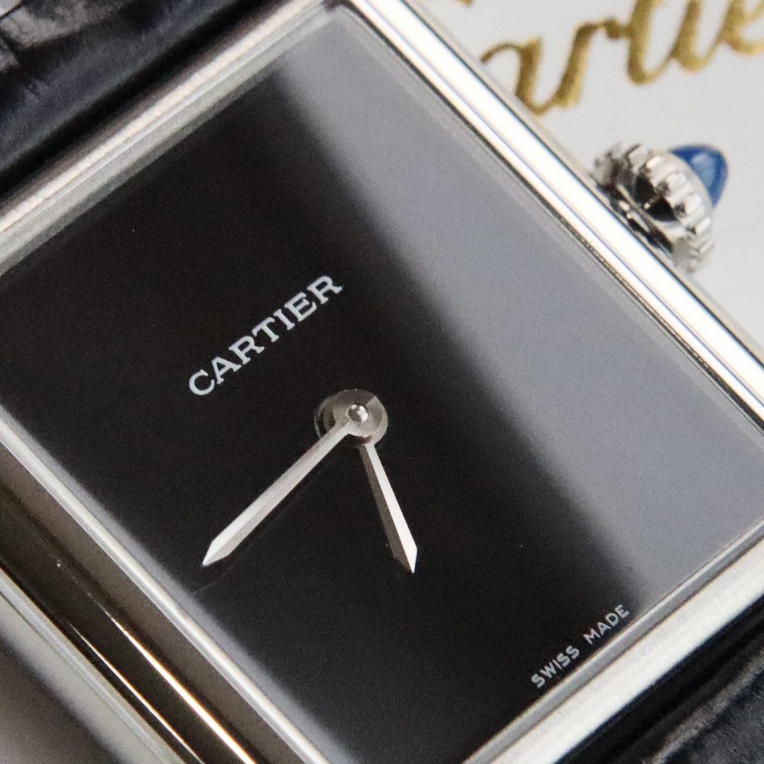 NO:142613,Wang Jiaer Coachella's watch wearing performance Cartier tank watch, a classic work, worth buying. Wang Jiaer's same model can be worn by both men and women, cartier19860909王嘉尔科切拉表演佩戴腕表 卡地亚坦克腕表,经典之作,值得入手 王嘉尔同款男女均可佩戴33中号,,cartier,Watch