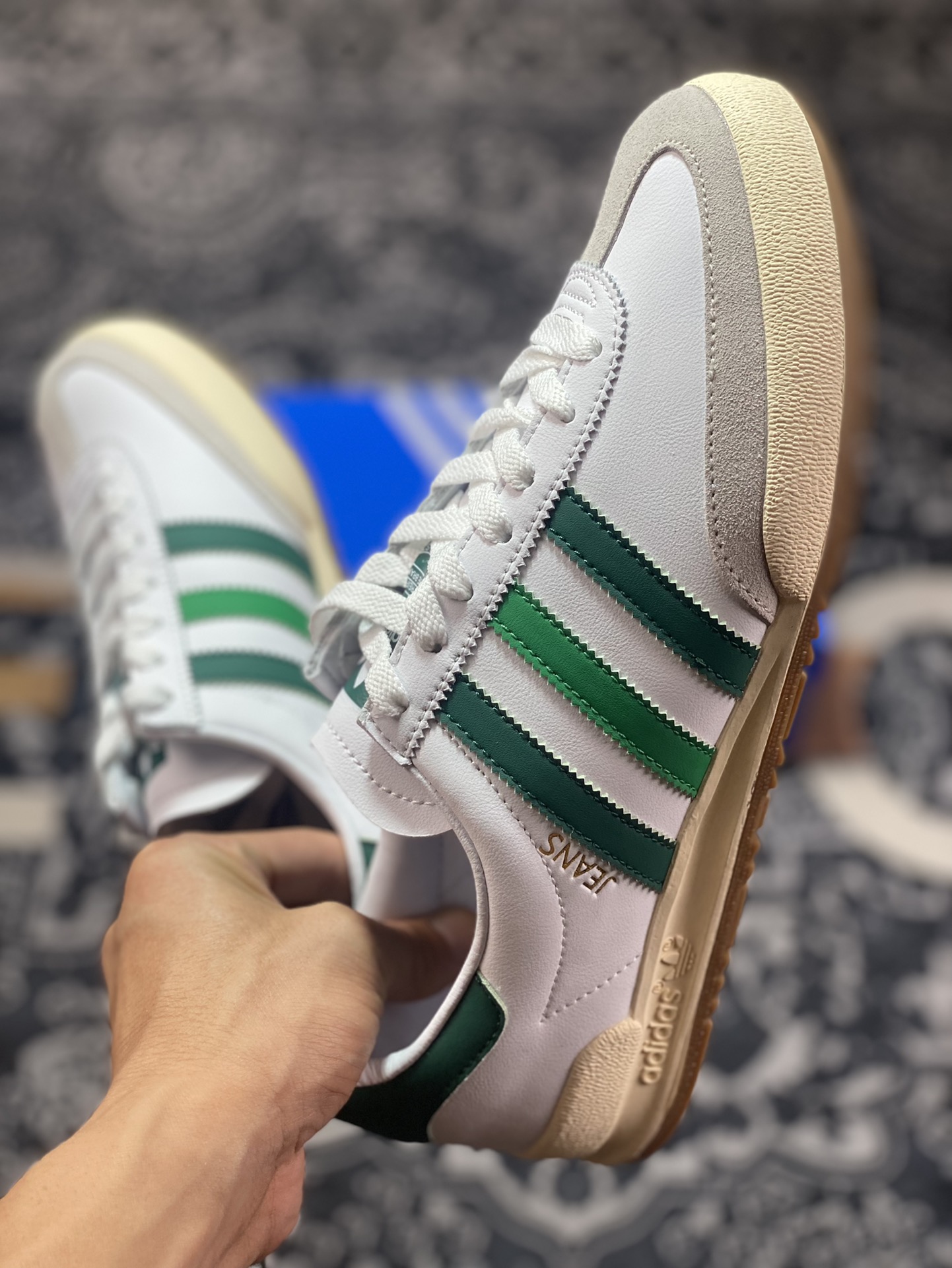 Clover Adidas Originals Jeans Low Jones series low-top jogging shoes ”leather white light gray green dark green” GW5755