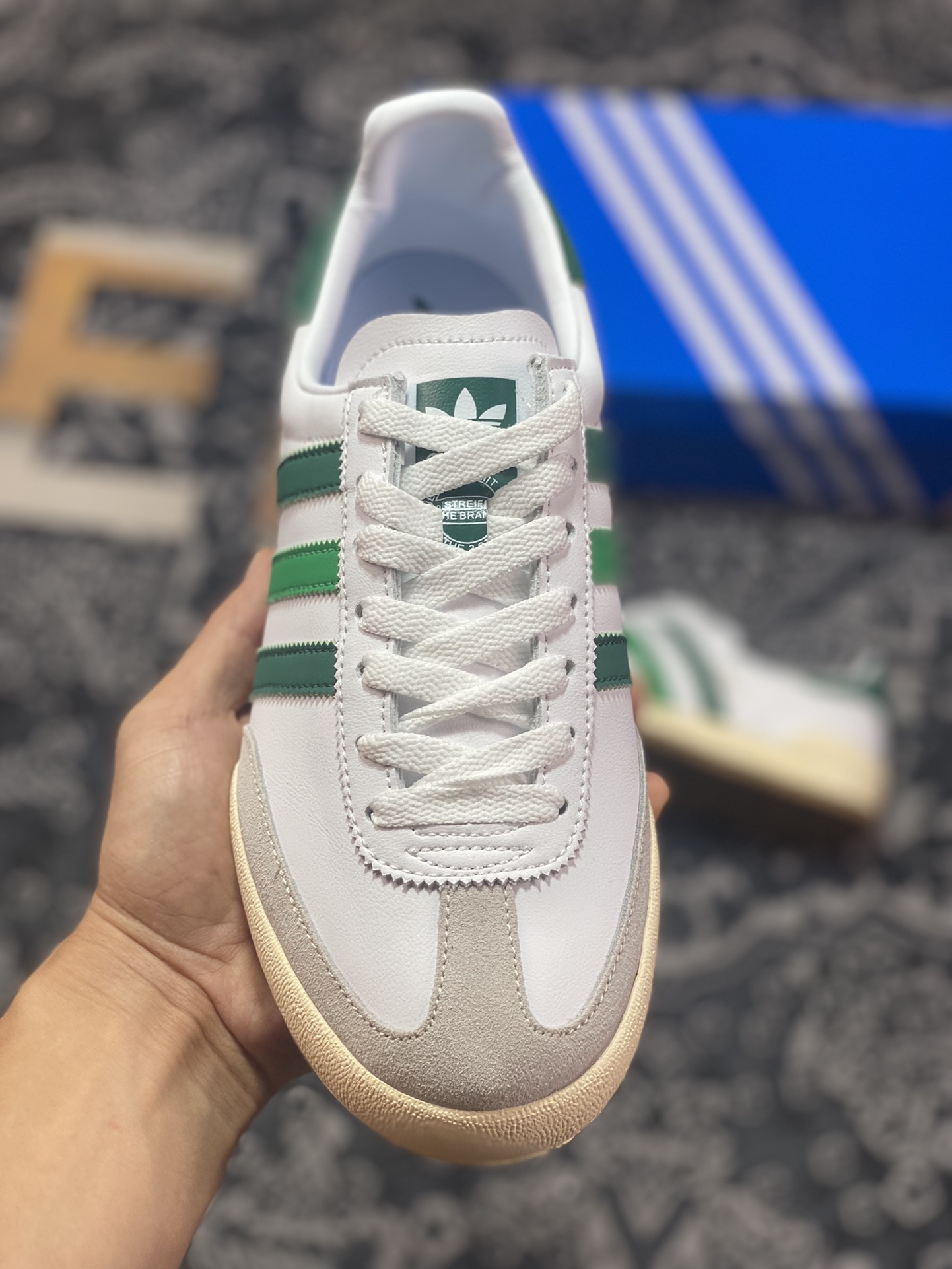 Clover Adidas Originals Jeans Low Jones series low-top jogging shoes ”leather white light gray green dark green” GW5755