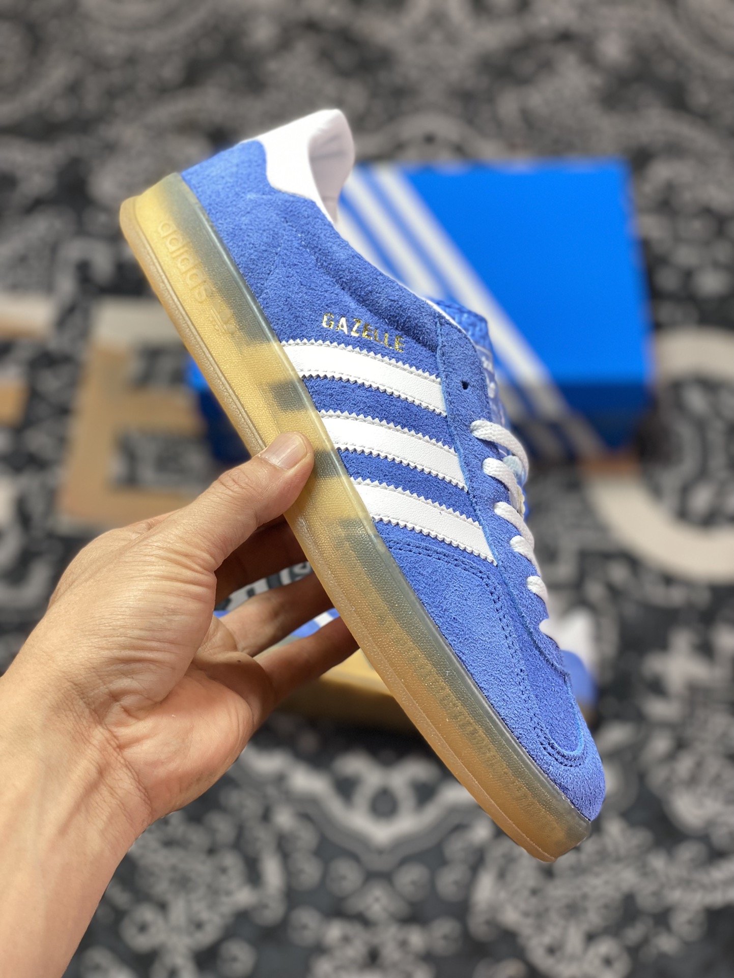 AD Originals Gazelle Indoor blue and white clover retro casual sports shoes HQ8717