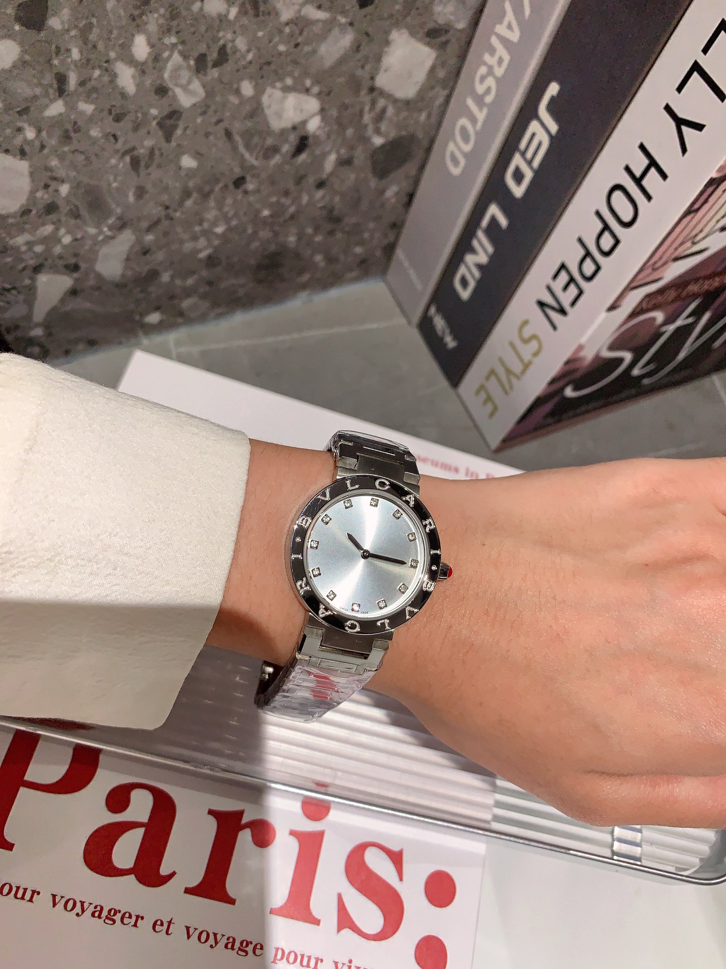 BVLGARI New Bv Boglician Wristwatch: Unique Design with Diamonds and Solar-Radiation Trails - 图片 8