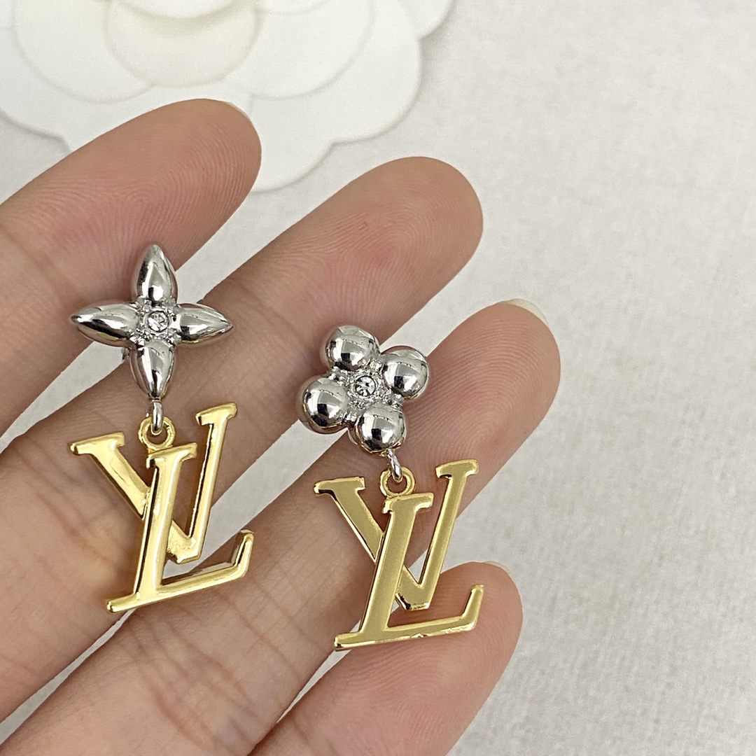 Louis Vuitton Jewelry Earring Necklaces & Pendants