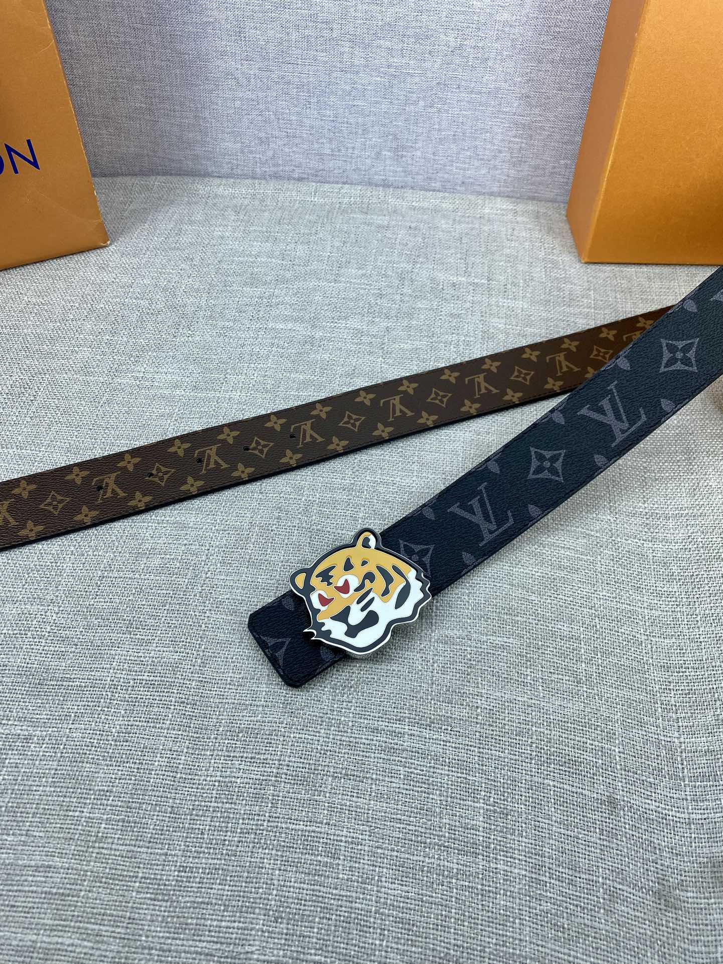 Circle40毫米双面腰带将多样品