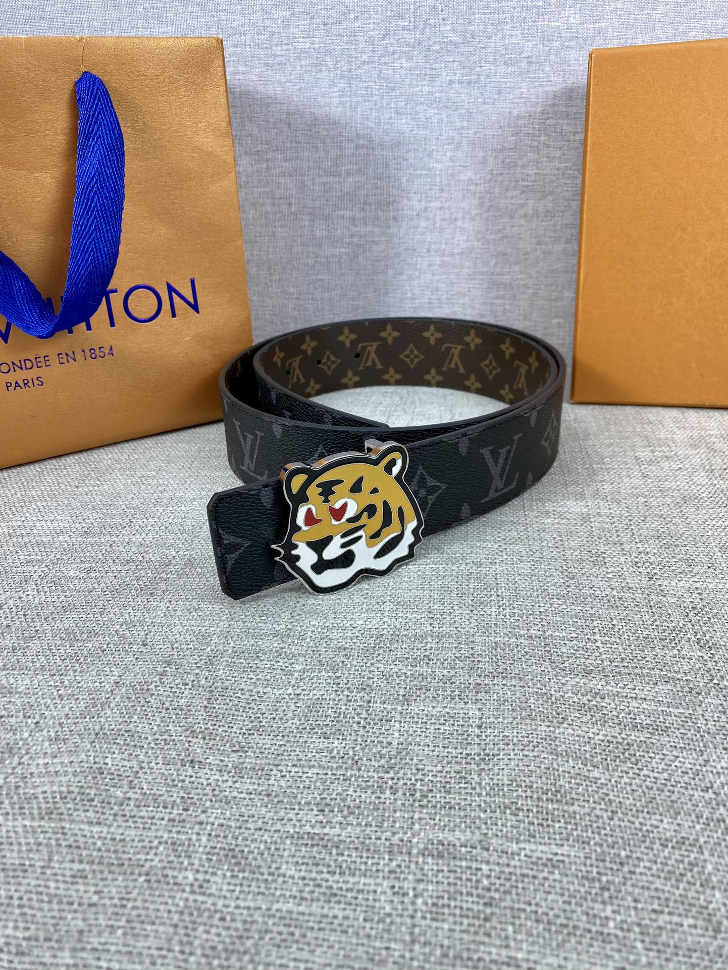 Circle40毫米双面腰带将多样品