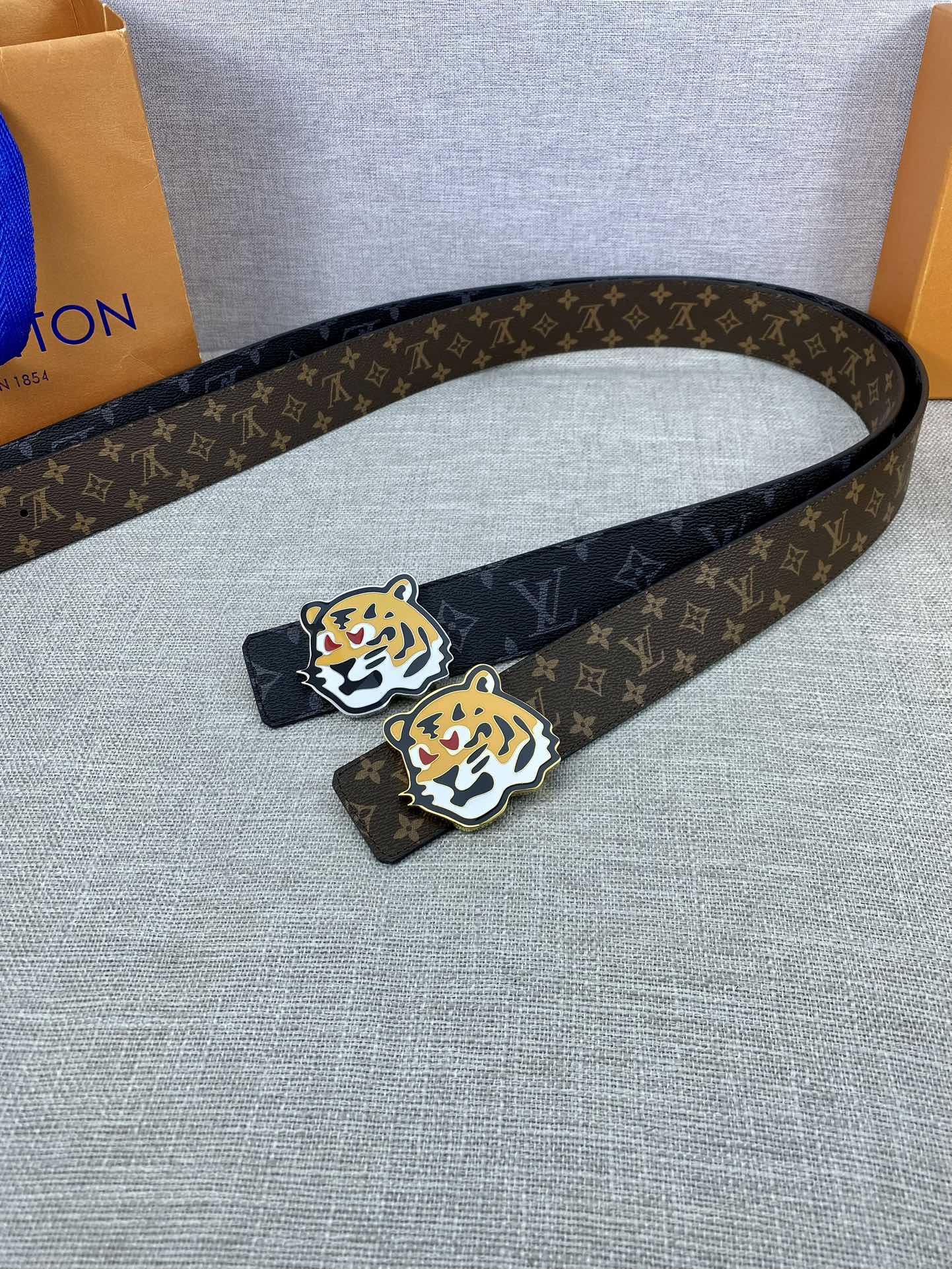 Circle40毫米双面腰带将多样品