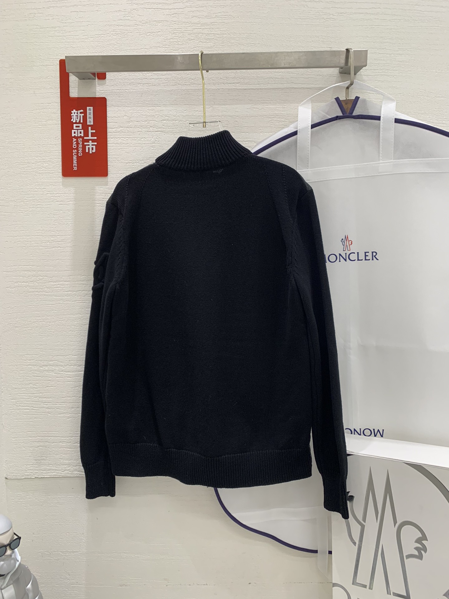 Moncler 盟可睐 S 纯色Logo贴标拼接绗缝羽绒服实物挂拍图0-1-2-3