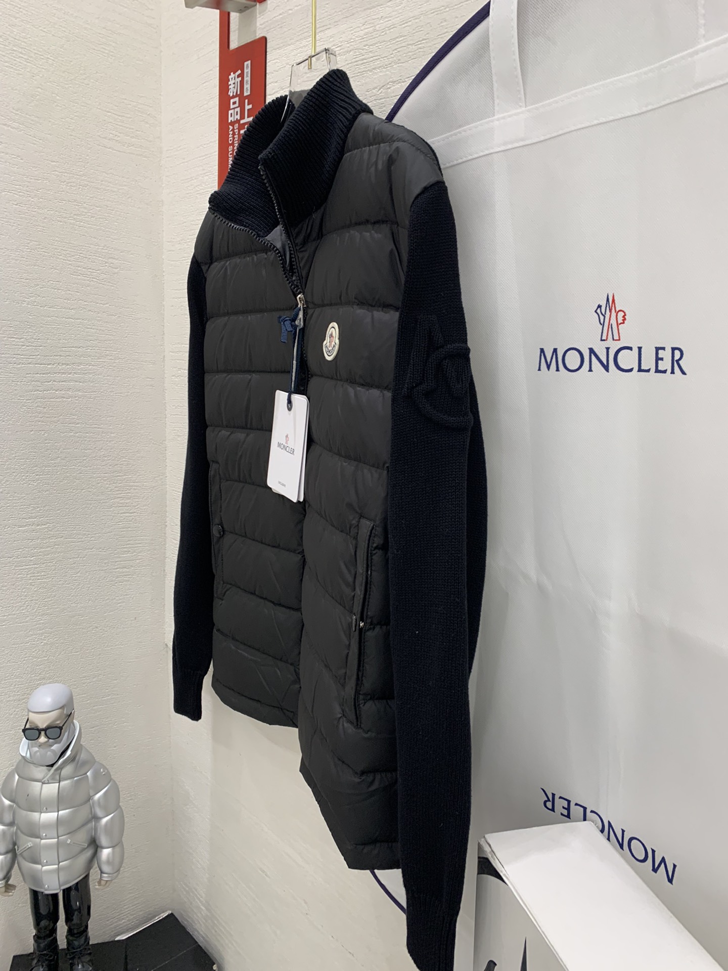 Moncler 盟可睐 S 纯色Logo贴标拼接绗缝羽绒服实物挂拍图0-1-2-3