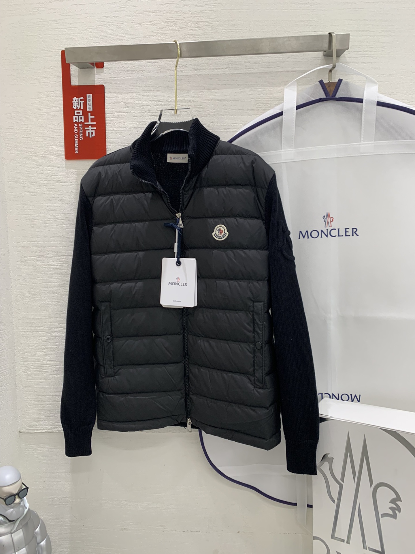 Moncler 盟可睐 S 纯色Logo贴标拼接绗缝羽绒服实物挂拍图0-1-2-3