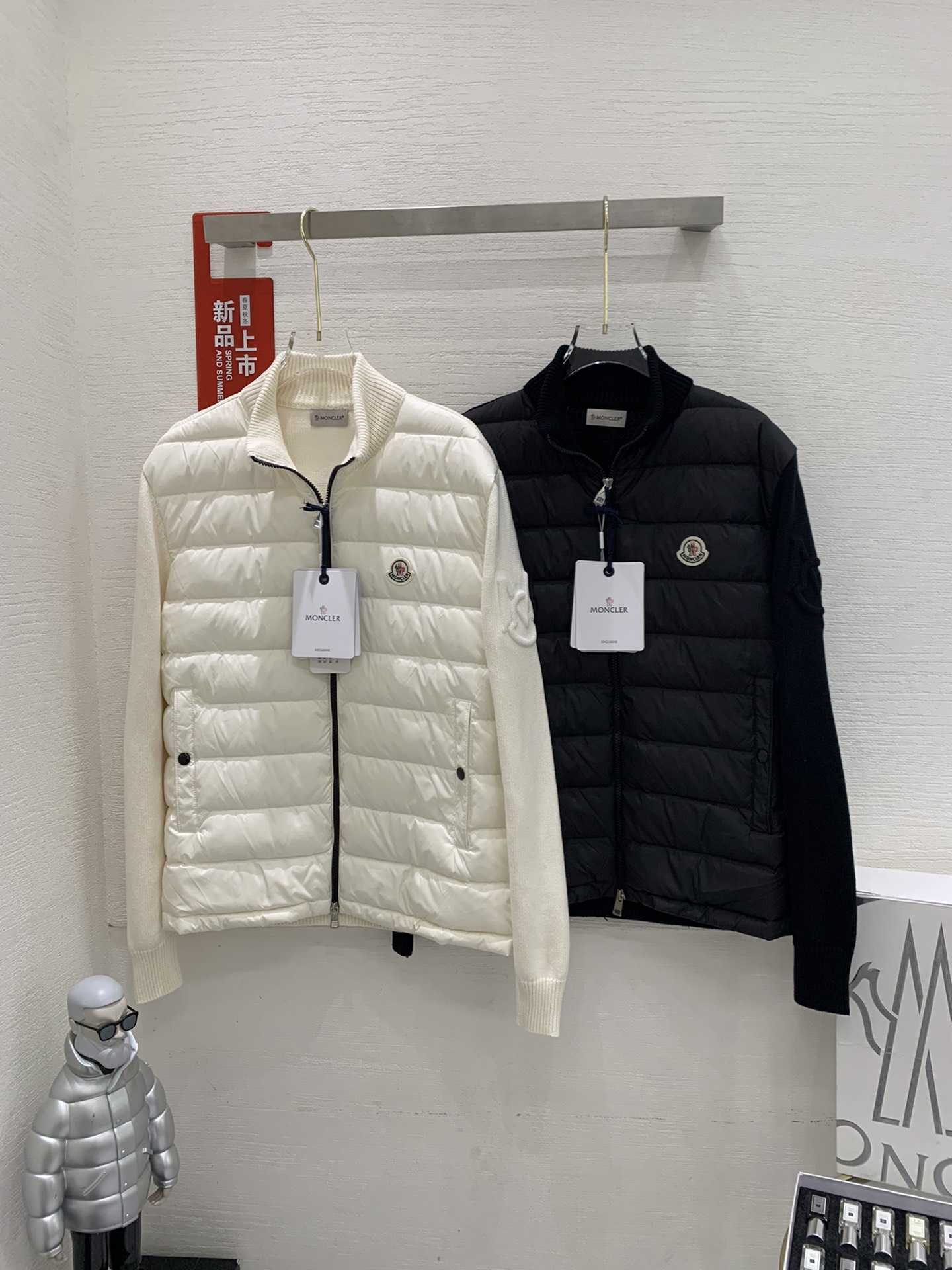 Moncler 盟可睐 纯色Logo贴标拼接绗缝羽绒服实物挂拍图0-1-2-3